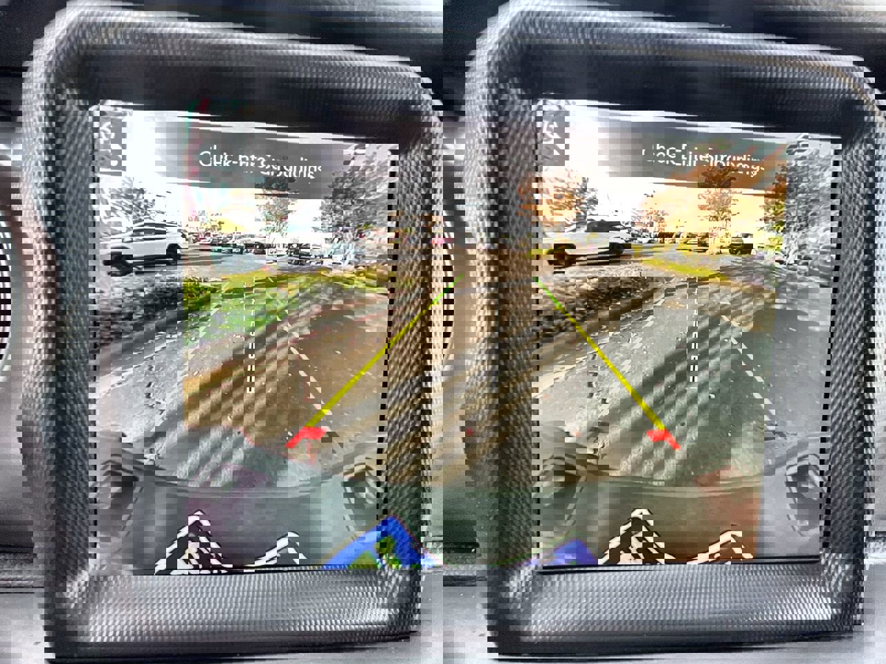 Used 2023 Jeep Gladiator Sport image 15