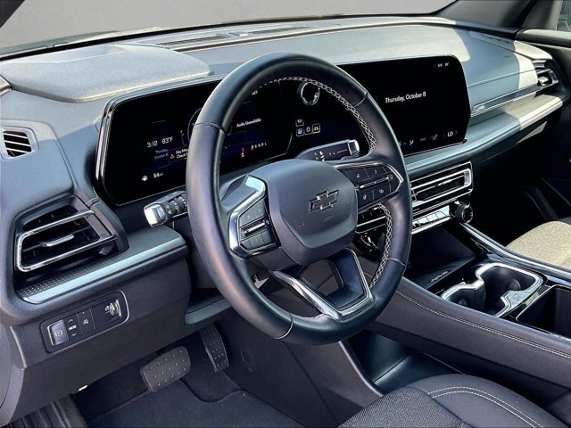 Used 2025 Chevrolet Traverse LT w/ Midnight/Sport Edition FWD image 14