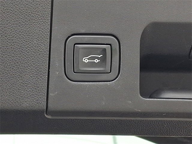 Used 2019 Cadillac XT4 Premium Luxury w/ Cold Weather Package image 32