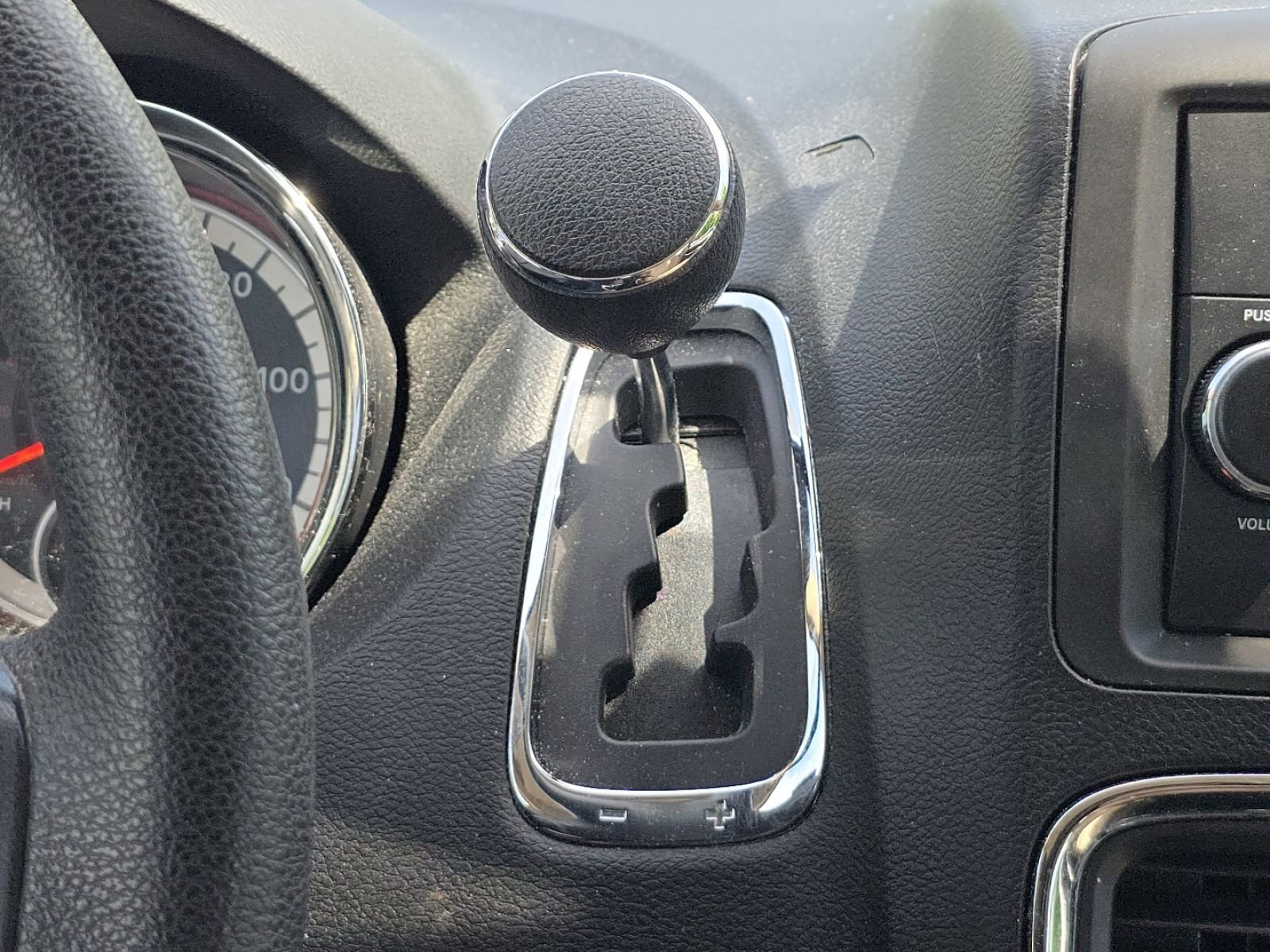 Used 2014 Dodge Grand Caravan American Value Package FWD image 20
