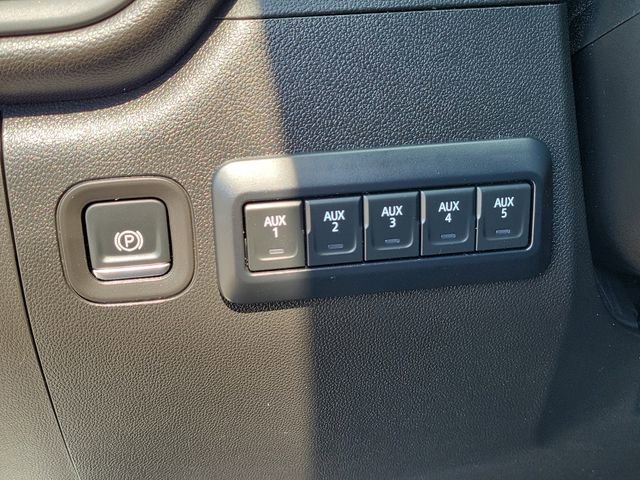 Used 2025 GMC Sierra 3500 Pro w/ Convenience Package AWD/4WD image 11