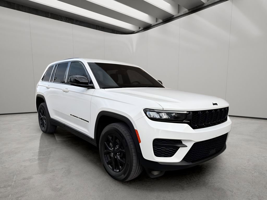 Used 2024 Jeep Grand Cherokee Altitude image 7