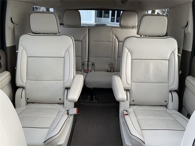 Used 2021 GMC Yukon XL Denali w/ Denali Premium Package image 31