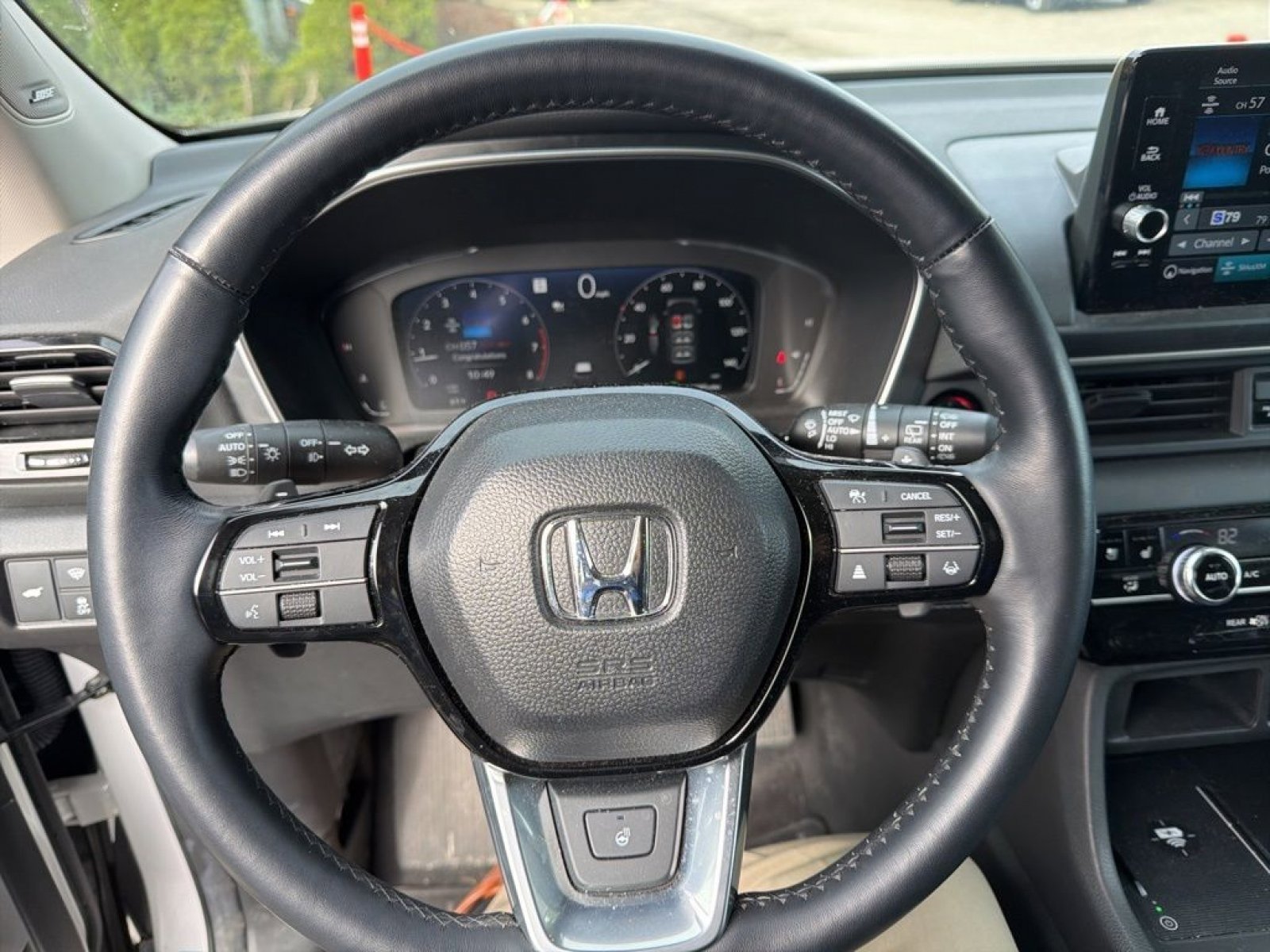 Used 2024 Honda Pilot Elite image 32
