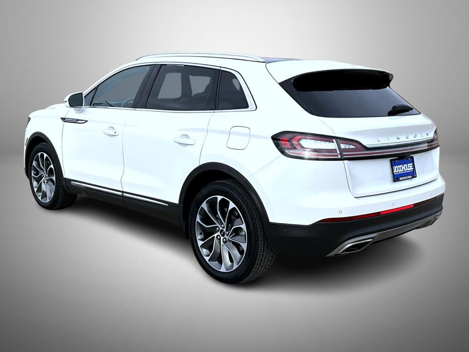 Certified 2022 Lincoln Nautilus Reserve w/ Equipment Group 201A image 7