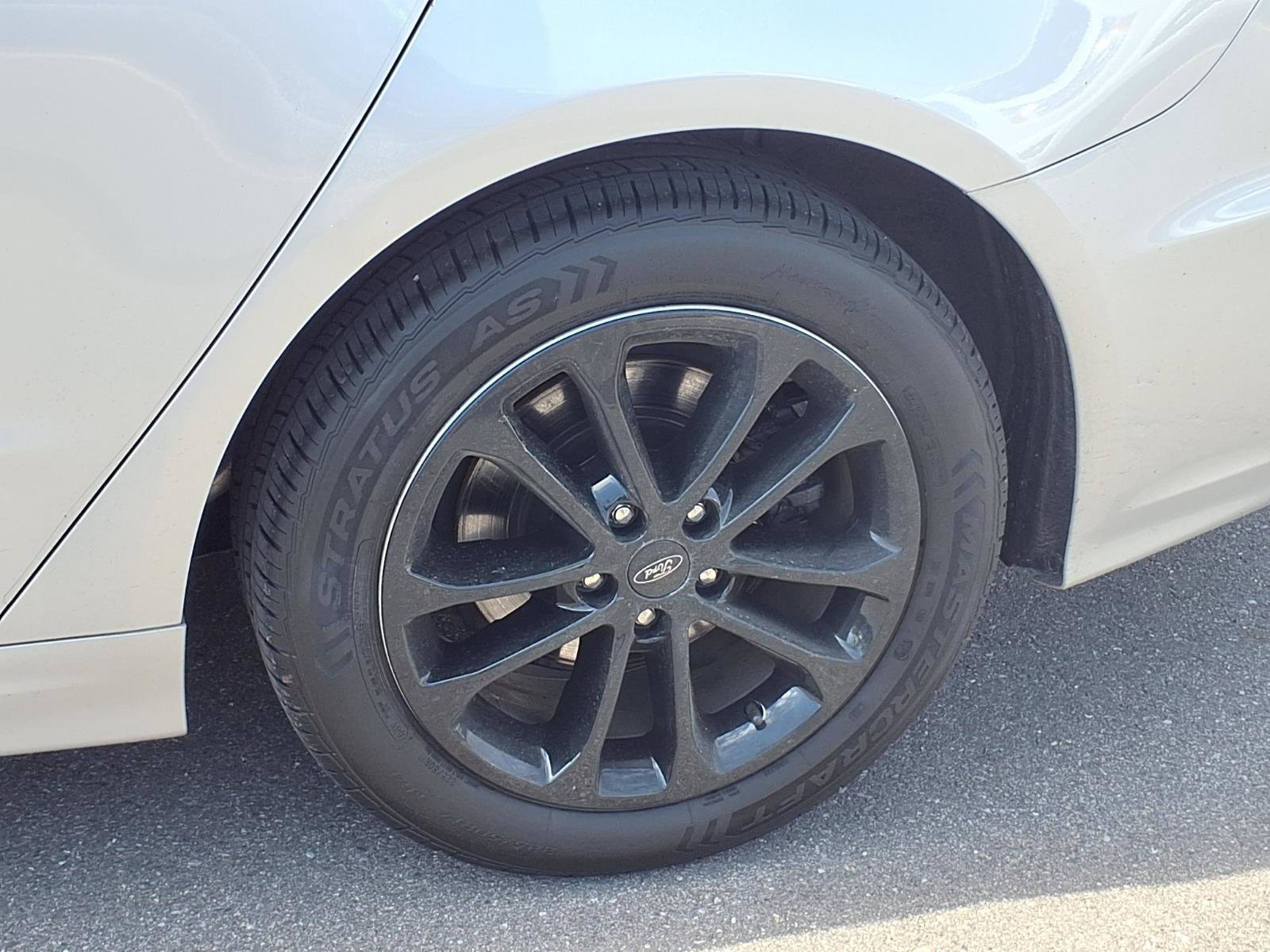 Used 2019 Ford Fusion SE image 26