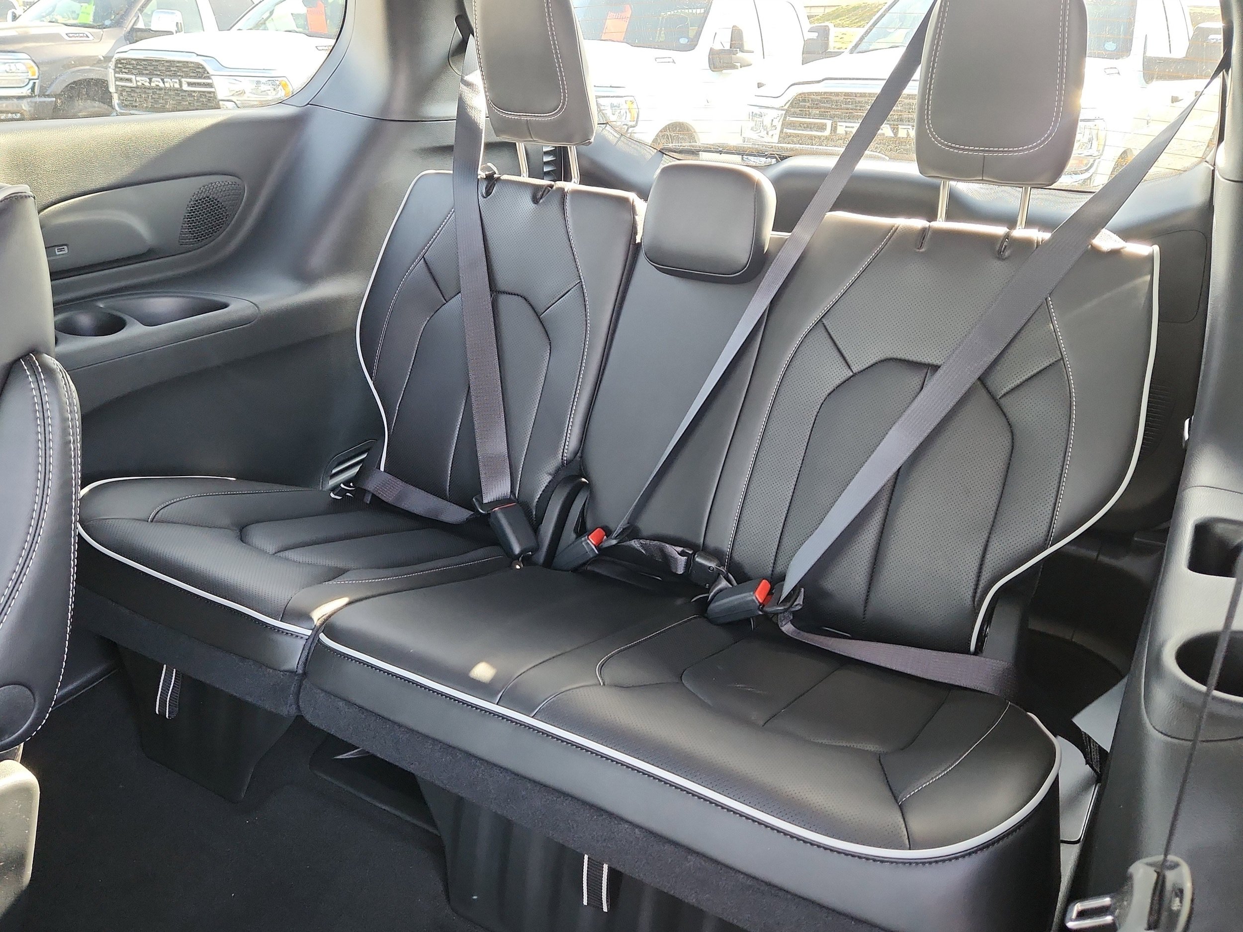 New 2026 Chrysler Pacifica Limited AWD/4WD image 12