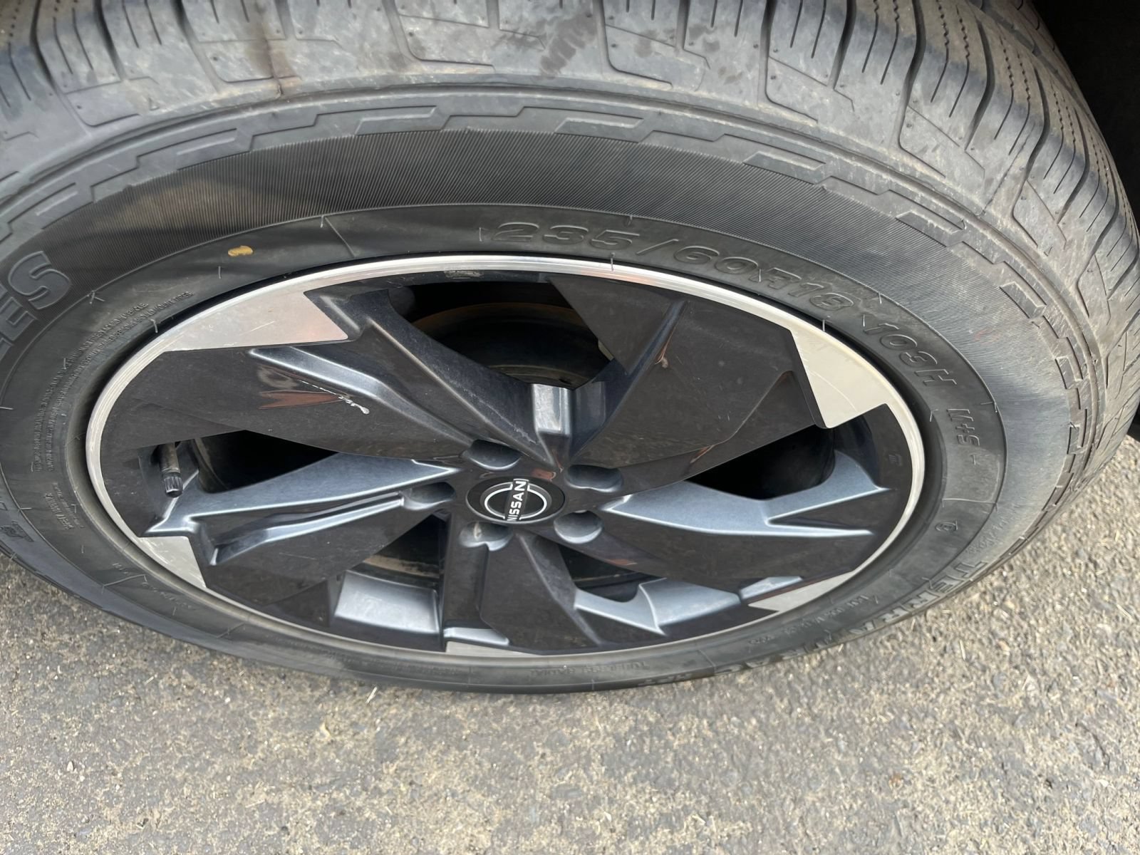 Used 2025 Nissan Rogue SV FWD image 32