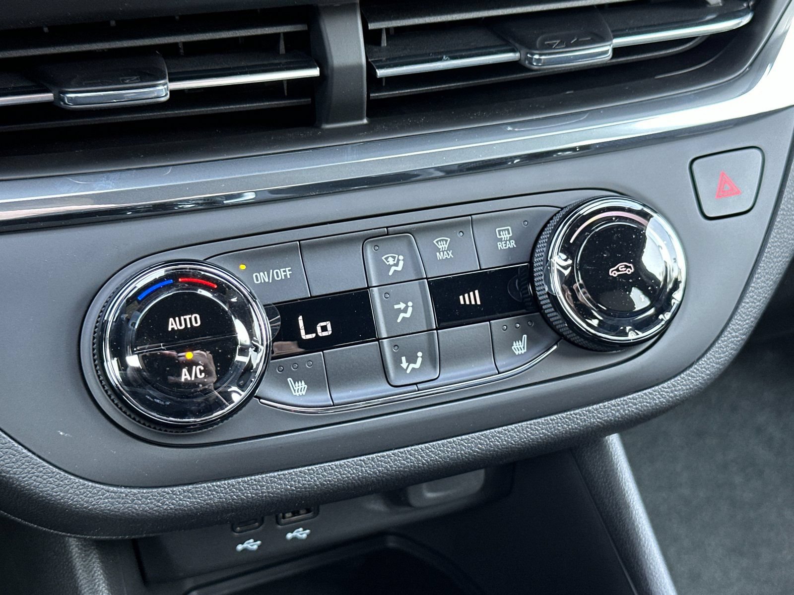 New 2026 Buick Envista Sport Touring w/ Convenience I Package FWD image 20