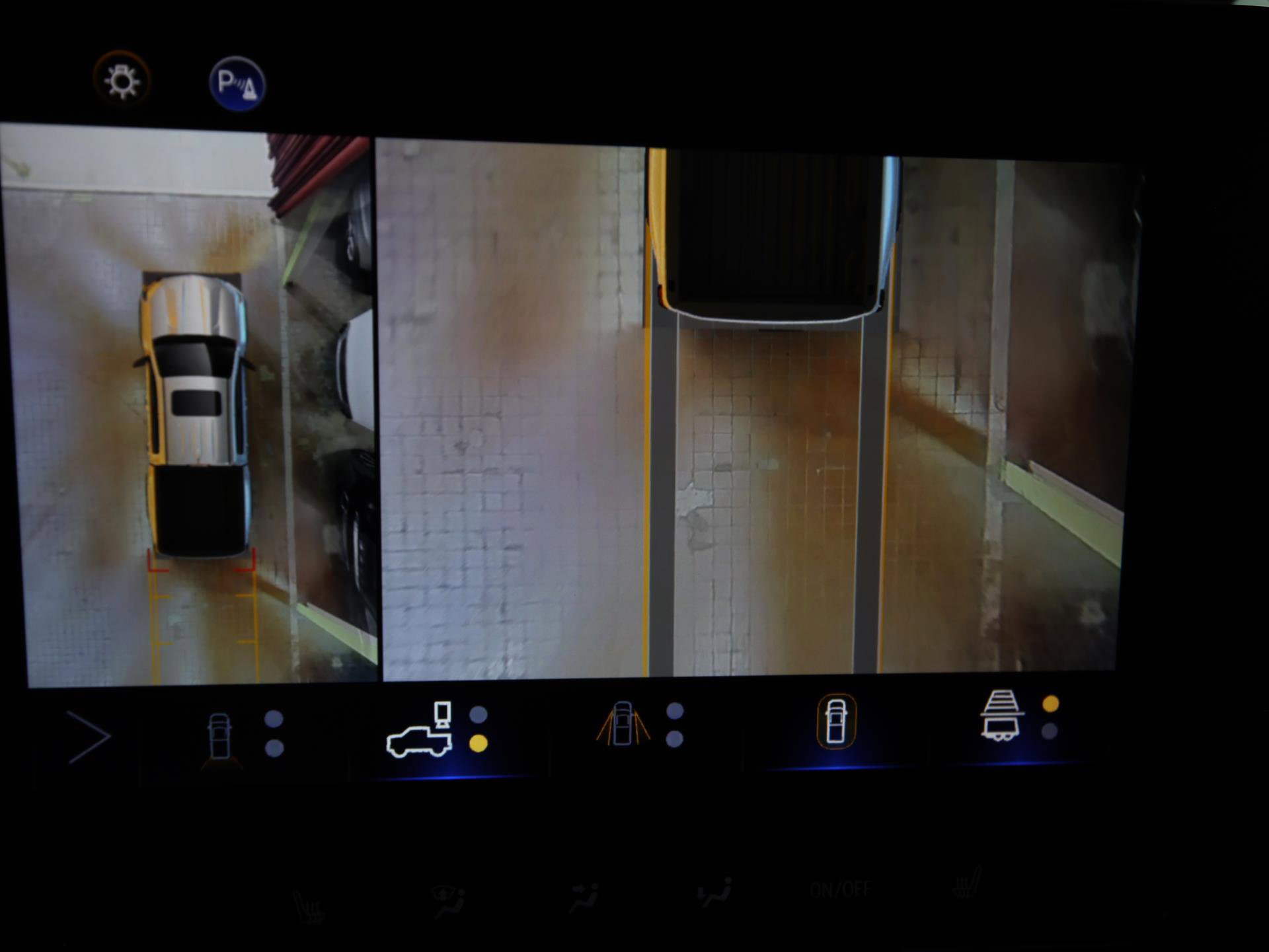 Used 2024 Chevrolet Colorado ZR2 w/ Technology Package image 22