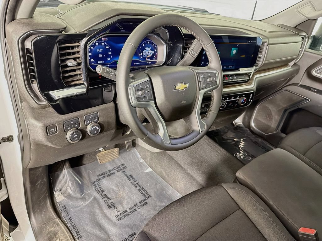Used 2024 Chevrolet Silverado 2500 LT w/ Z71 Off-Road Package AWD/4WD image 9