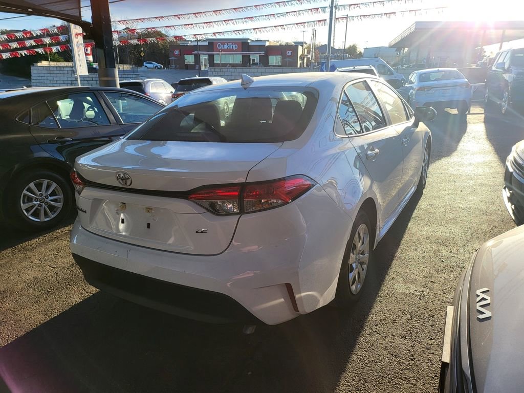 Used 2025 Toyota Corolla LE image 4