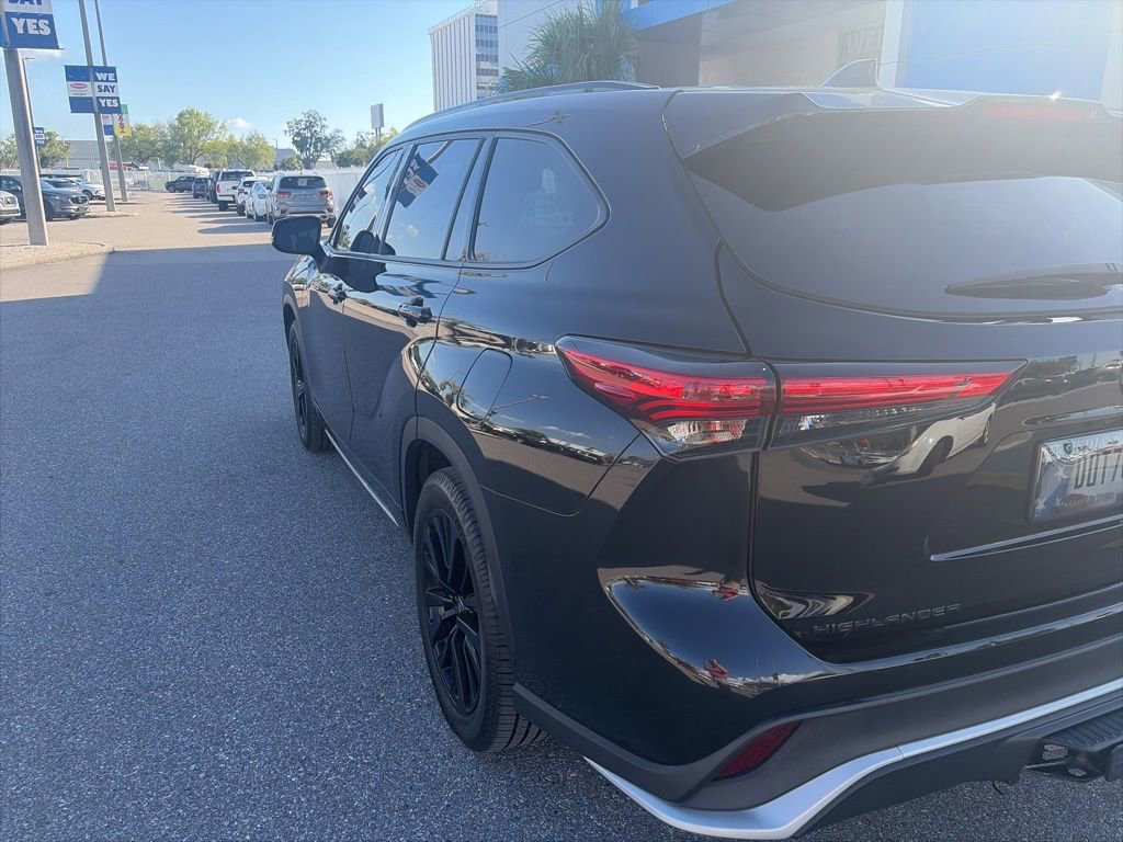 Used 2021 Toyota Highlander XSE image 7