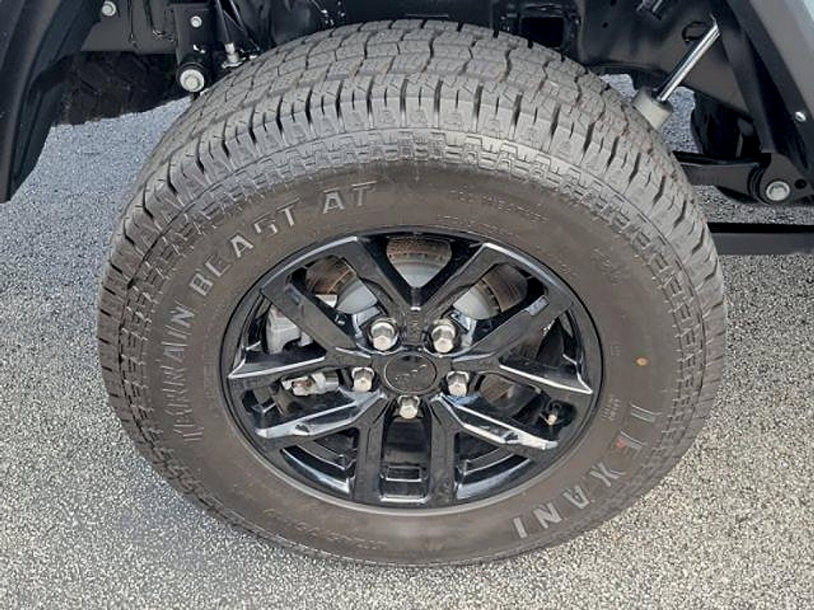 Used 2024 Jeep Gladiator Sport AWD/4WD image 9