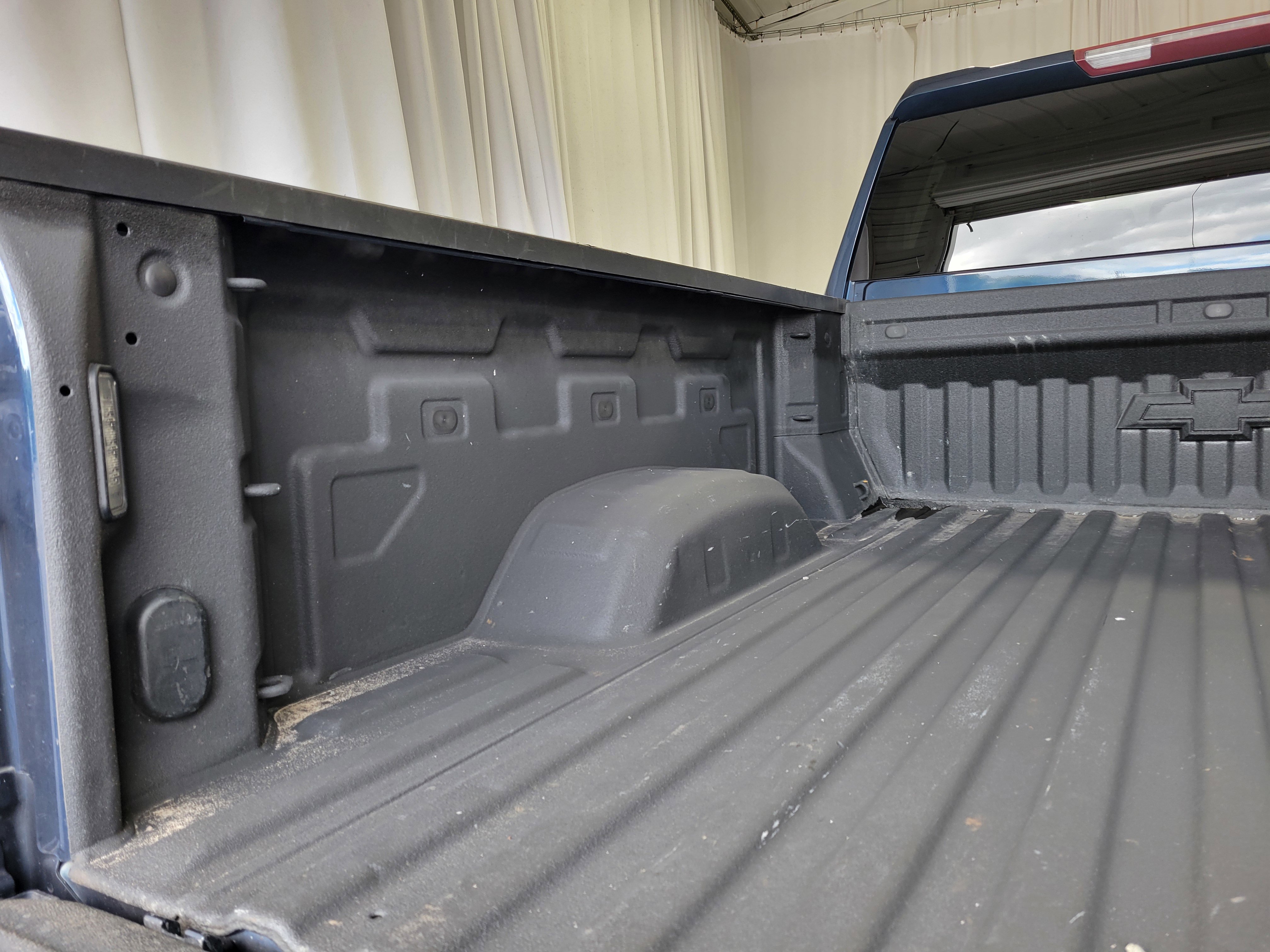 Used 2021 Chevrolet Silverado 2500 Custom w/ Custom Value Package image 9