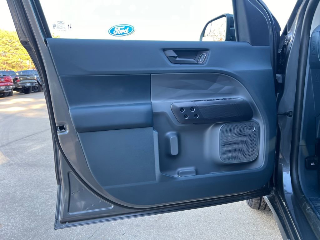 New 2025 Ford Maverick XLT w/ XLT Luxury Package image 11