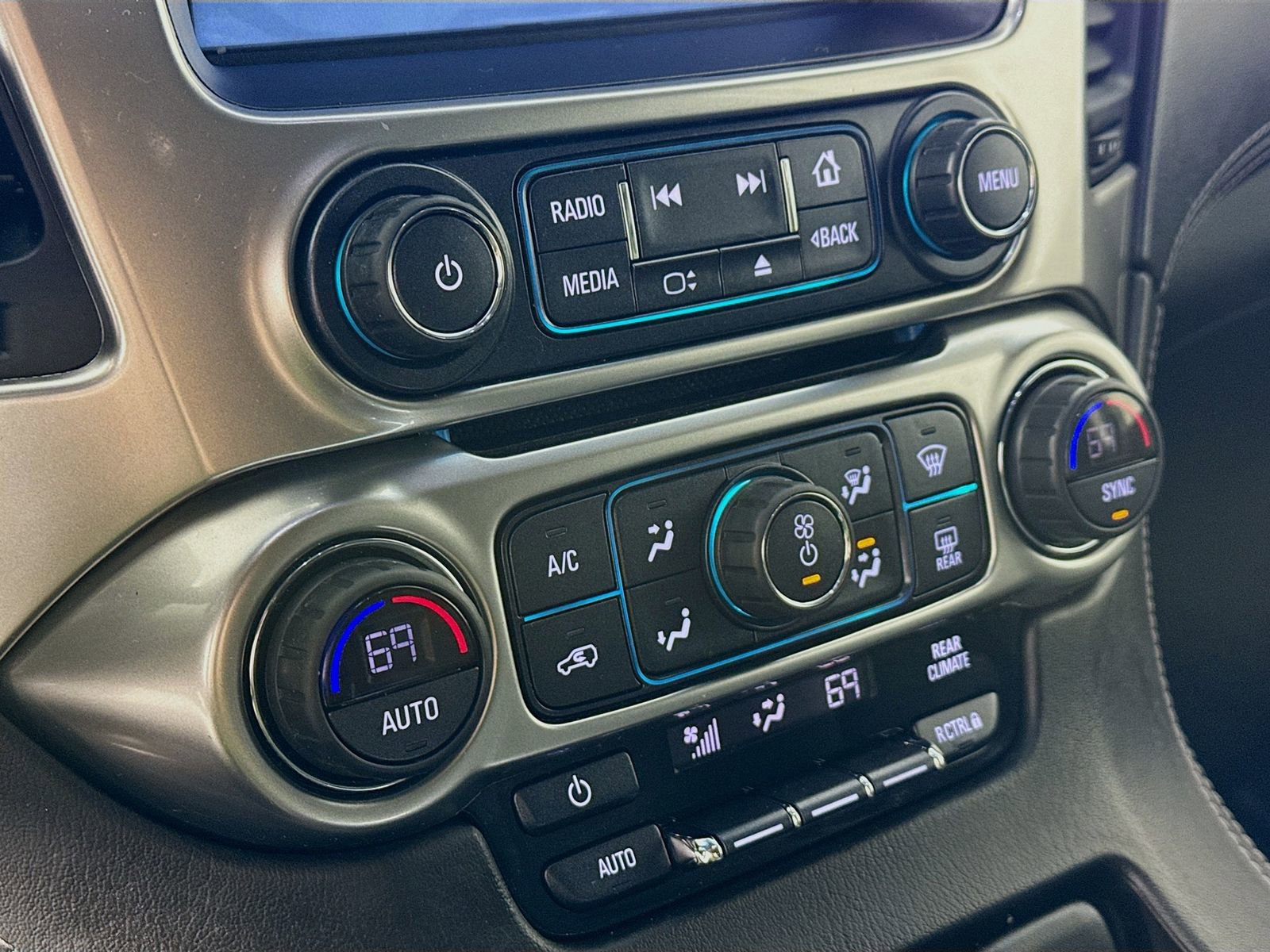 Used 2019 Chevrolet Tahoe LS AWD/4WD image 13