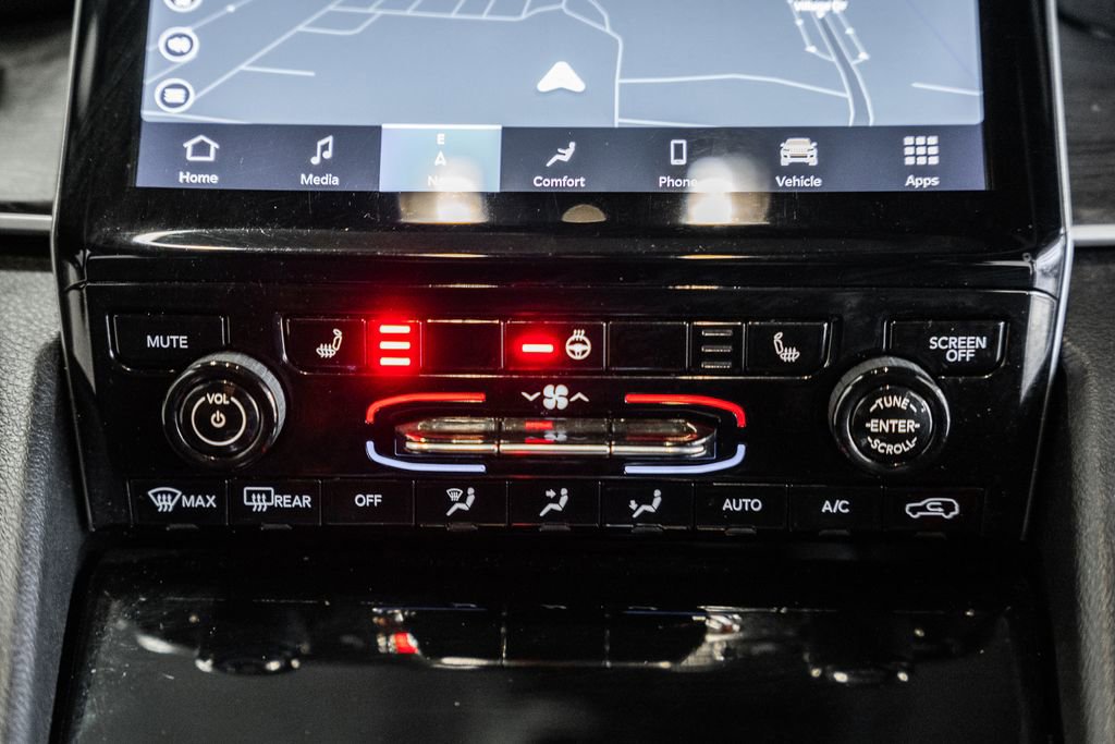 Used 2024 Jeep Grand Cherokee L Limited image 31