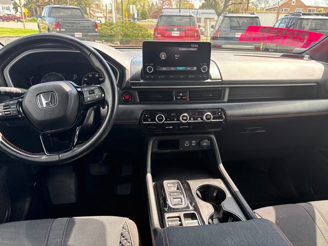 Used 2023 Honda Pilot Sport image 26