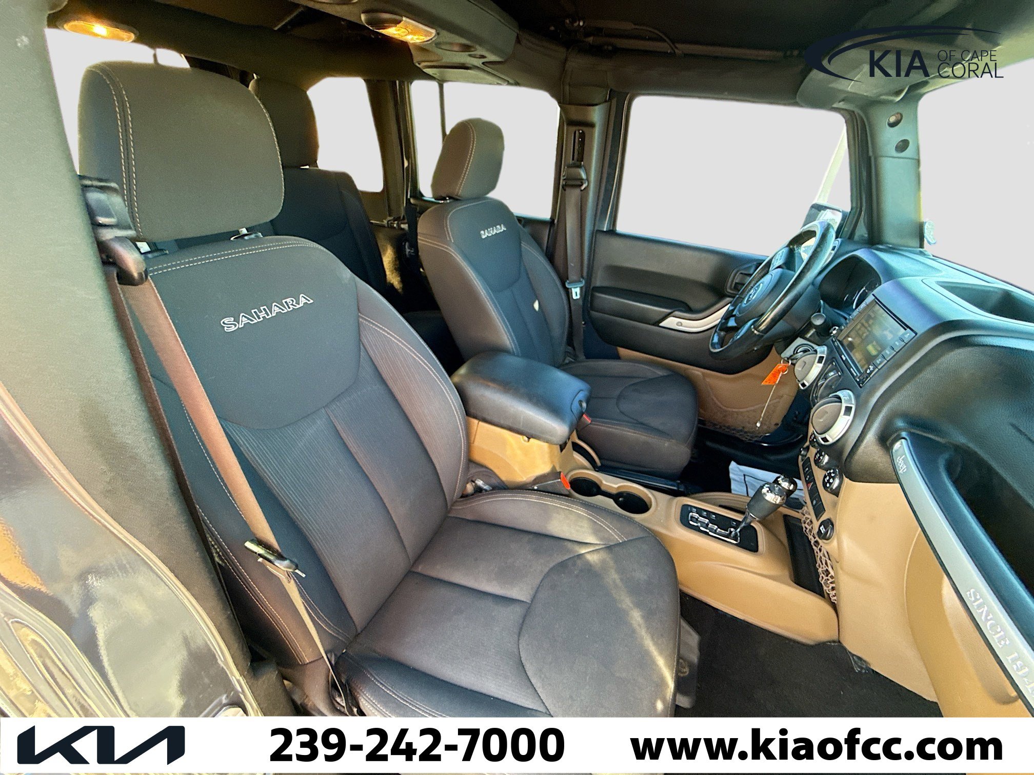 Used 2017 Jeep Wrangler Unlimited Sahara w/ Connectivity Group image 13