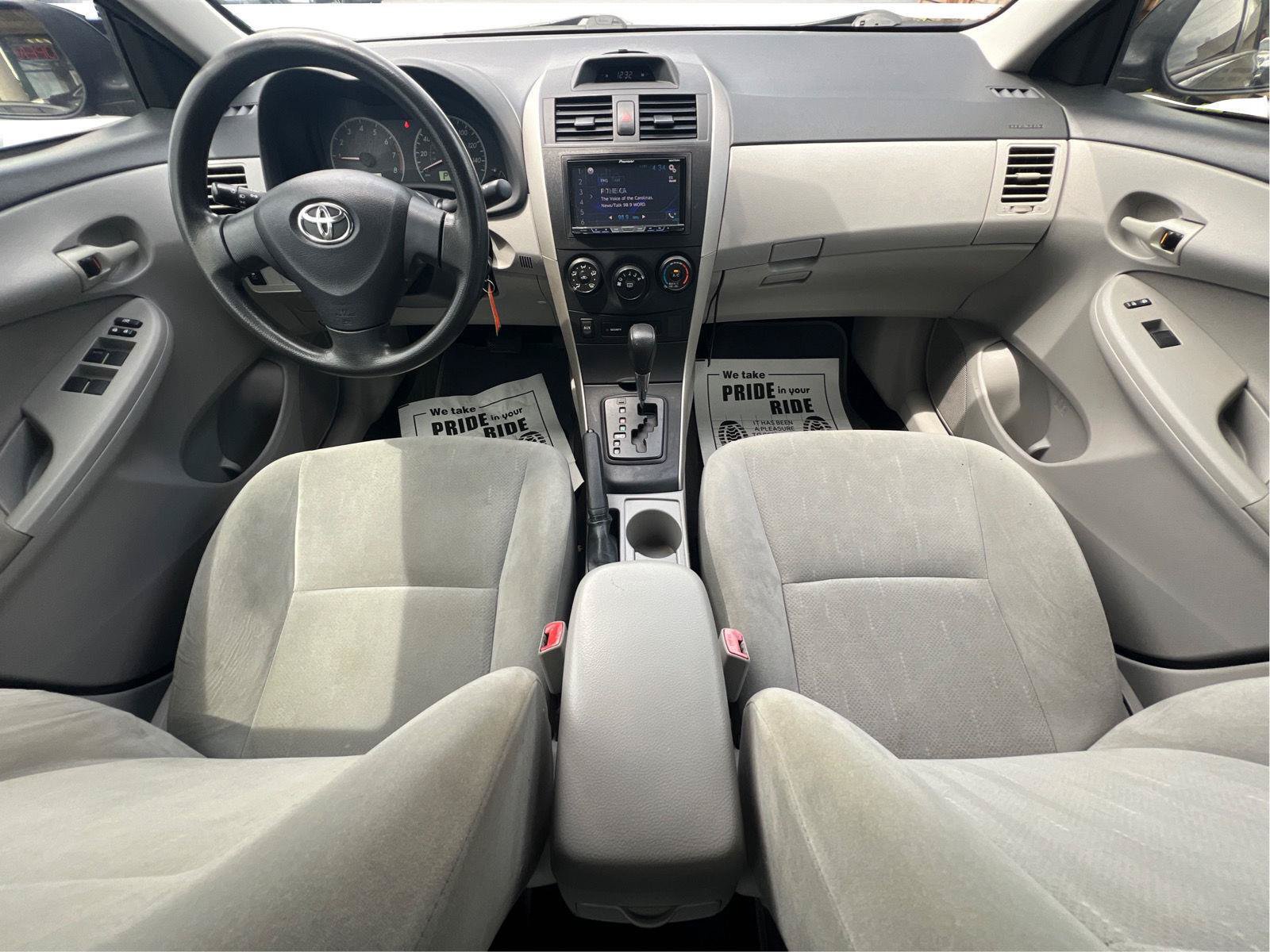 Used 2013 Toyota Corolla L FWD image 2