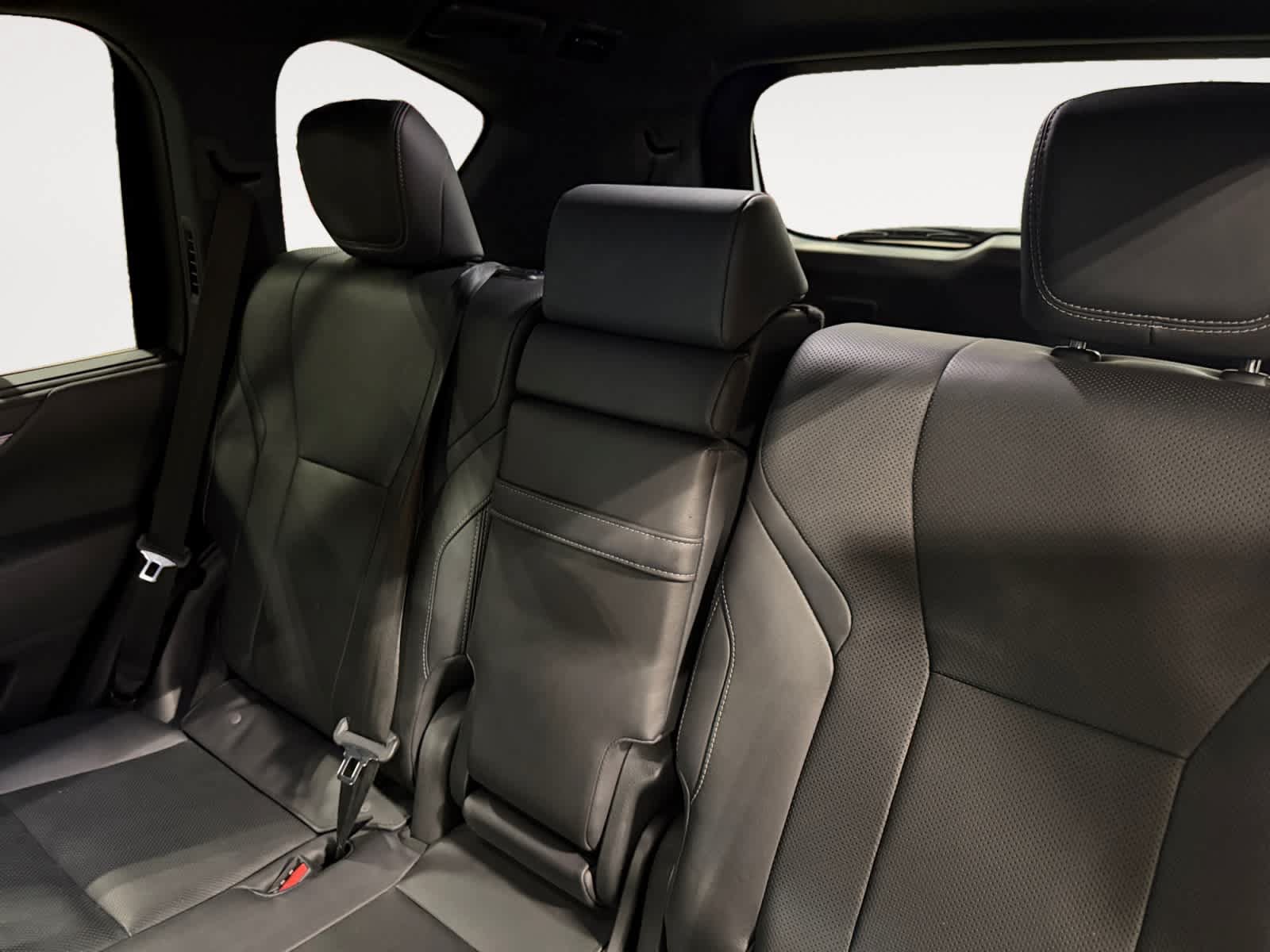 Used 2023 Lexus LX 600 F Sport w/ Accessory Package (Z1) AWD/4WD image 14