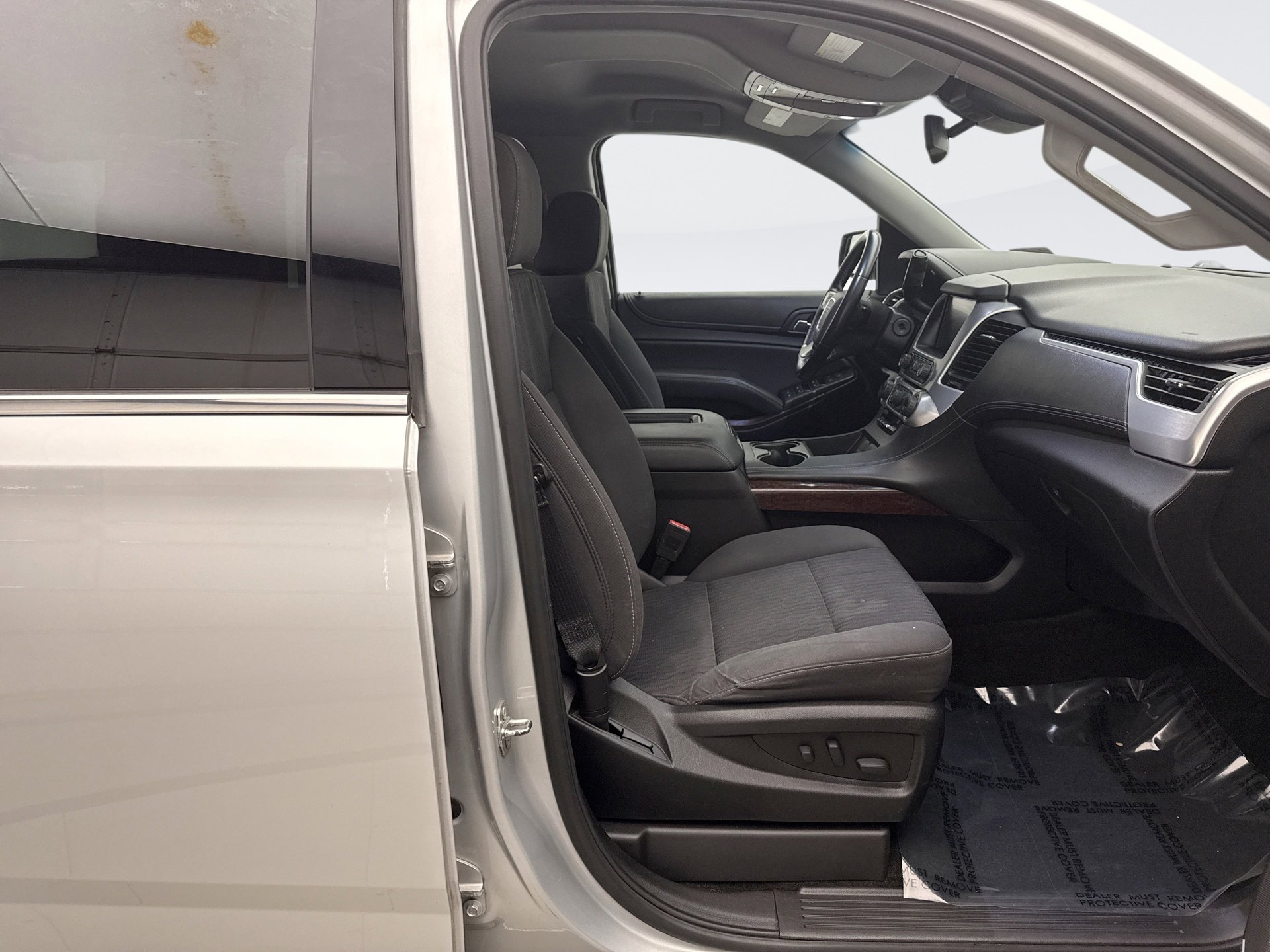 Used 2018 GMC Yukon SLE w/ SLE Value Package image 17