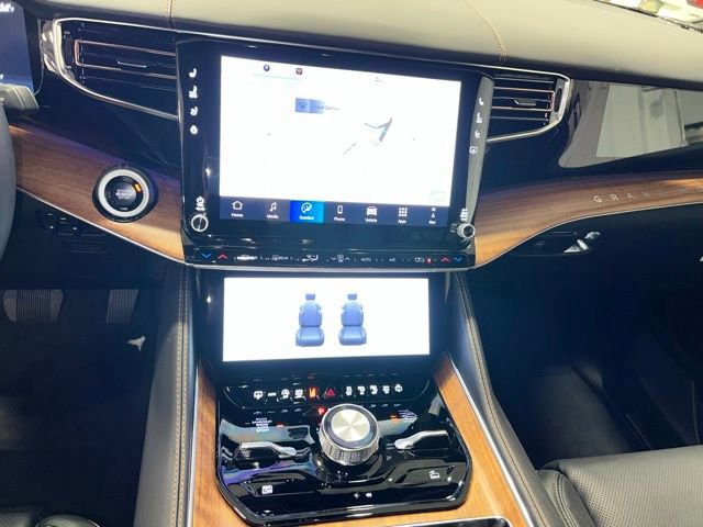 New 2025 Jeep Grand Wagoneer Series III w/ HD Trailer Tow Package image 12