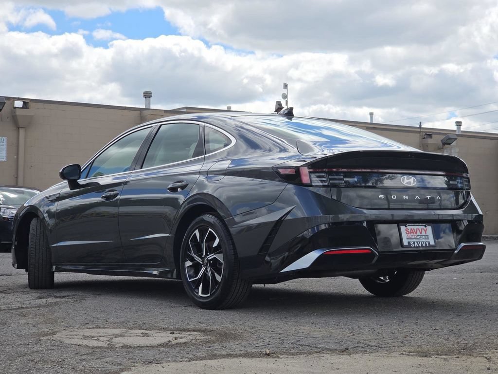 Used 2025 Hyundai Sonata SEL FWD image 15