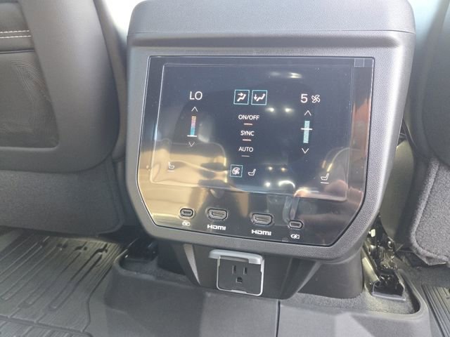 New 2026 GMC Yukon Denali Ultimate AWD/4WD image 18