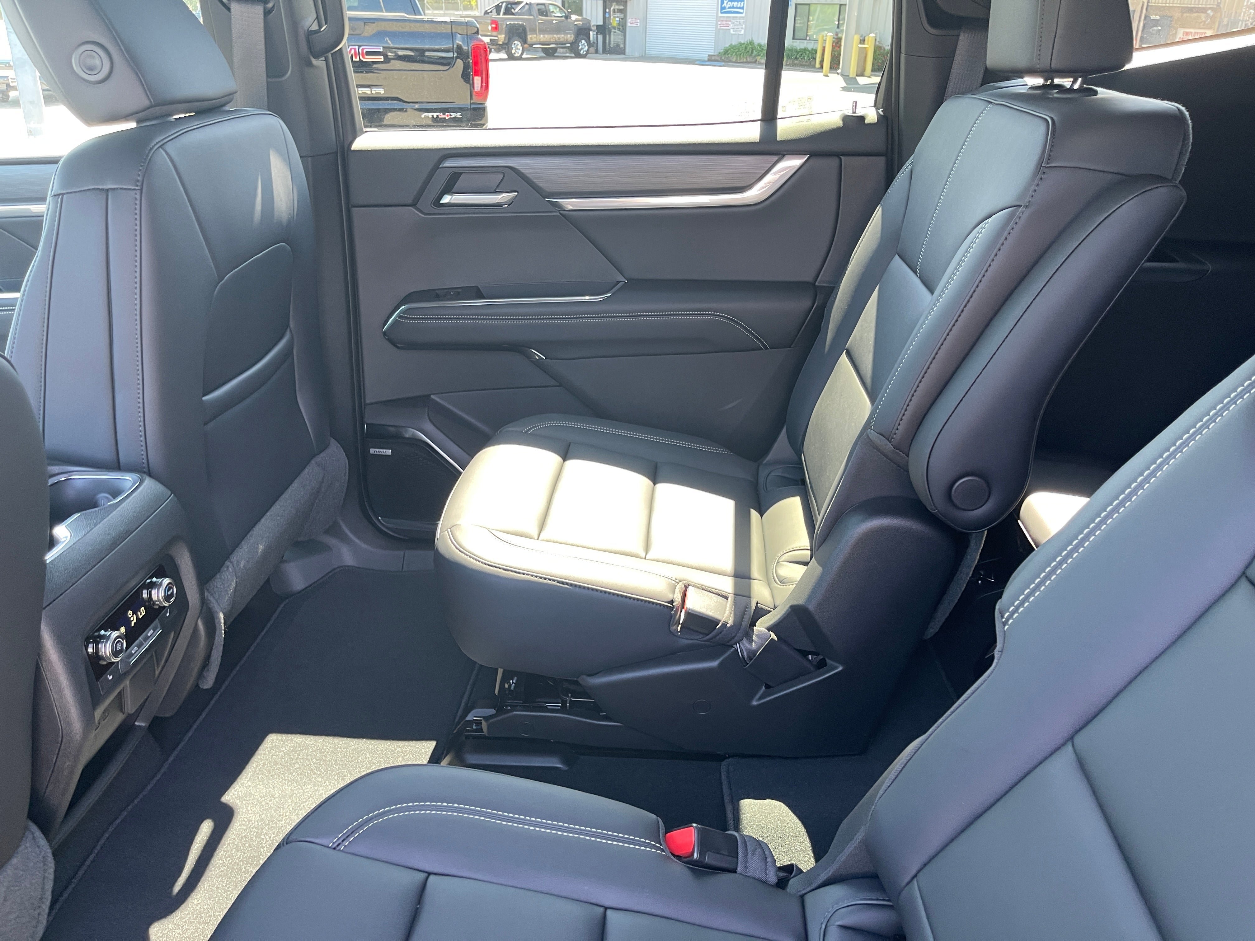 New 2026 GMC Acadia Elevation w/ Black Edition AWD/4WD image 17