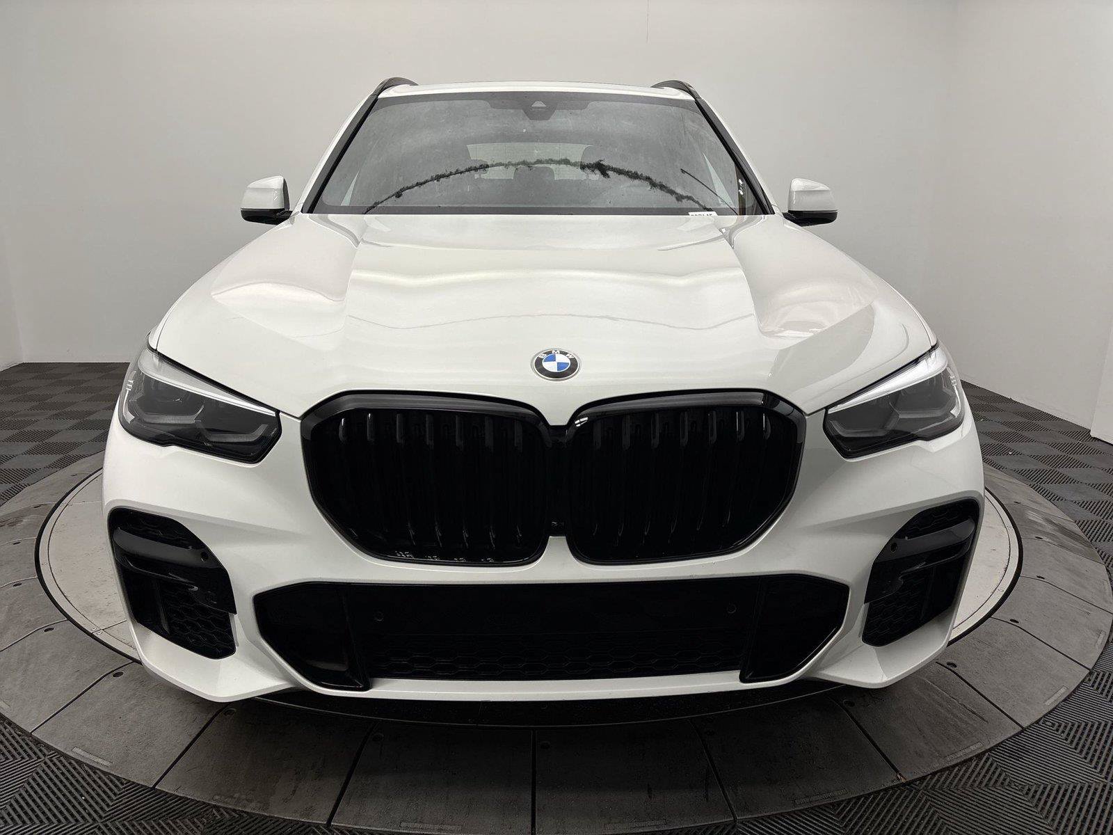 Used 2023 BMW X5 xDrive40i w/ M Sport Package AWD/4WD image 14