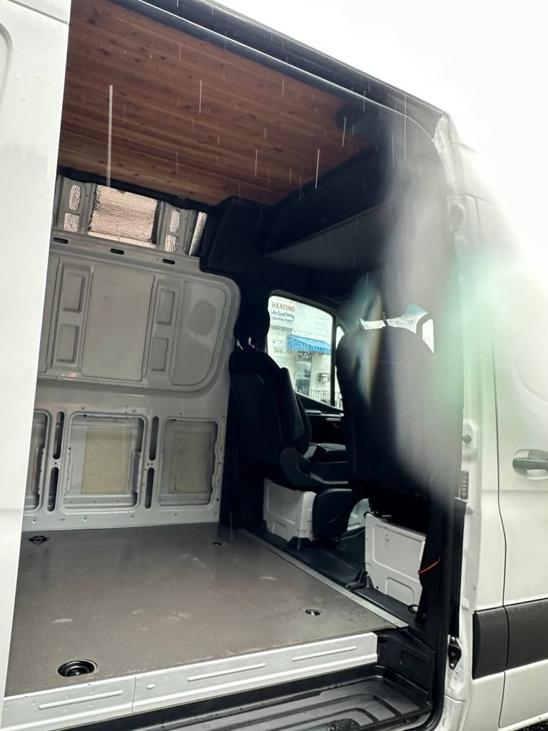 Used 2021 Mercedes-Benz Sprinter 3500 image 27