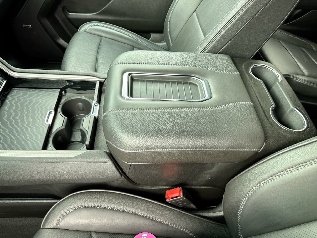 Used 2024 GMC Yukon XL Denali AWD/4WD image 24