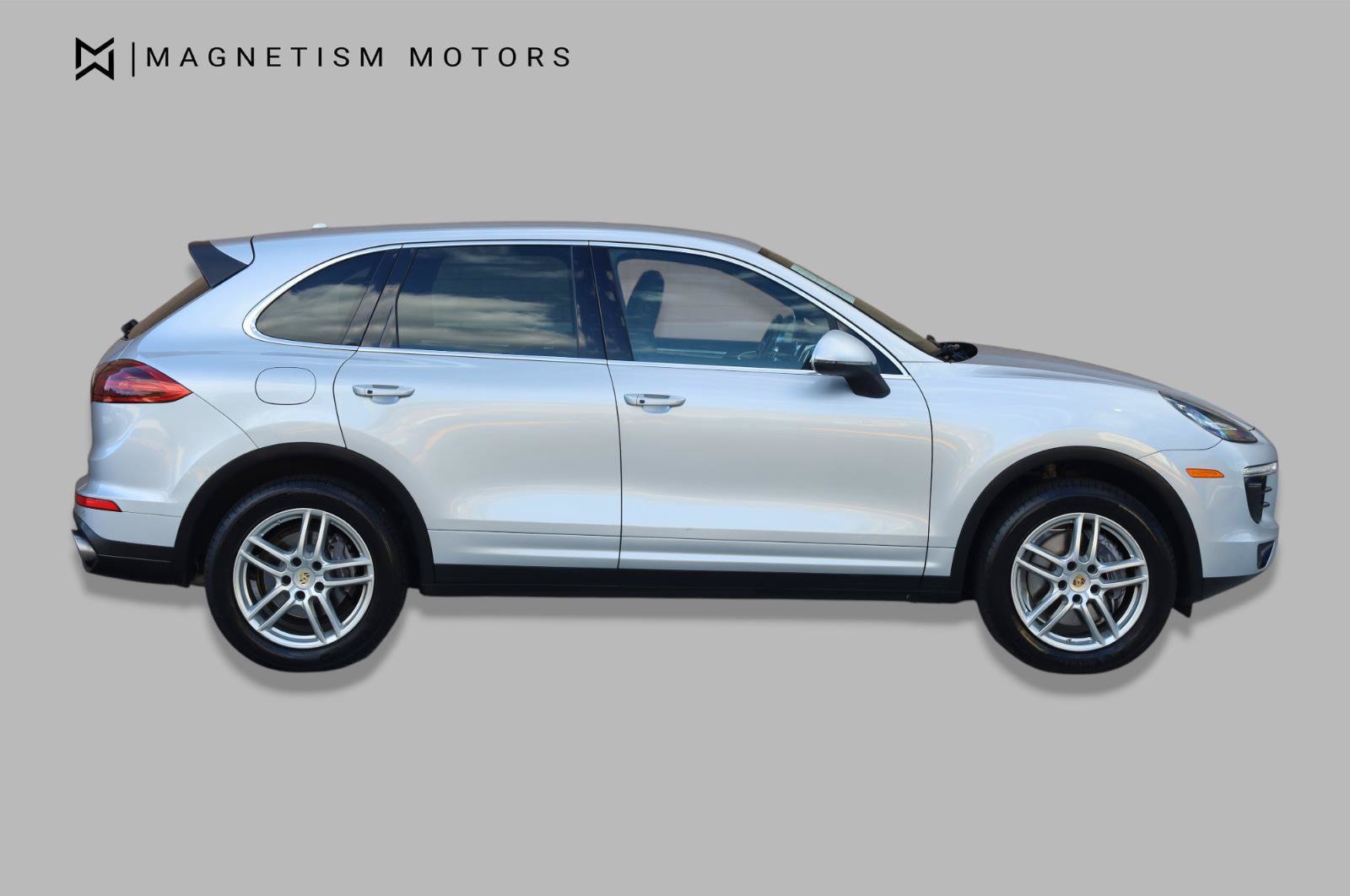 Used 2016 Porsche Cayenne AWD/4WD image 2