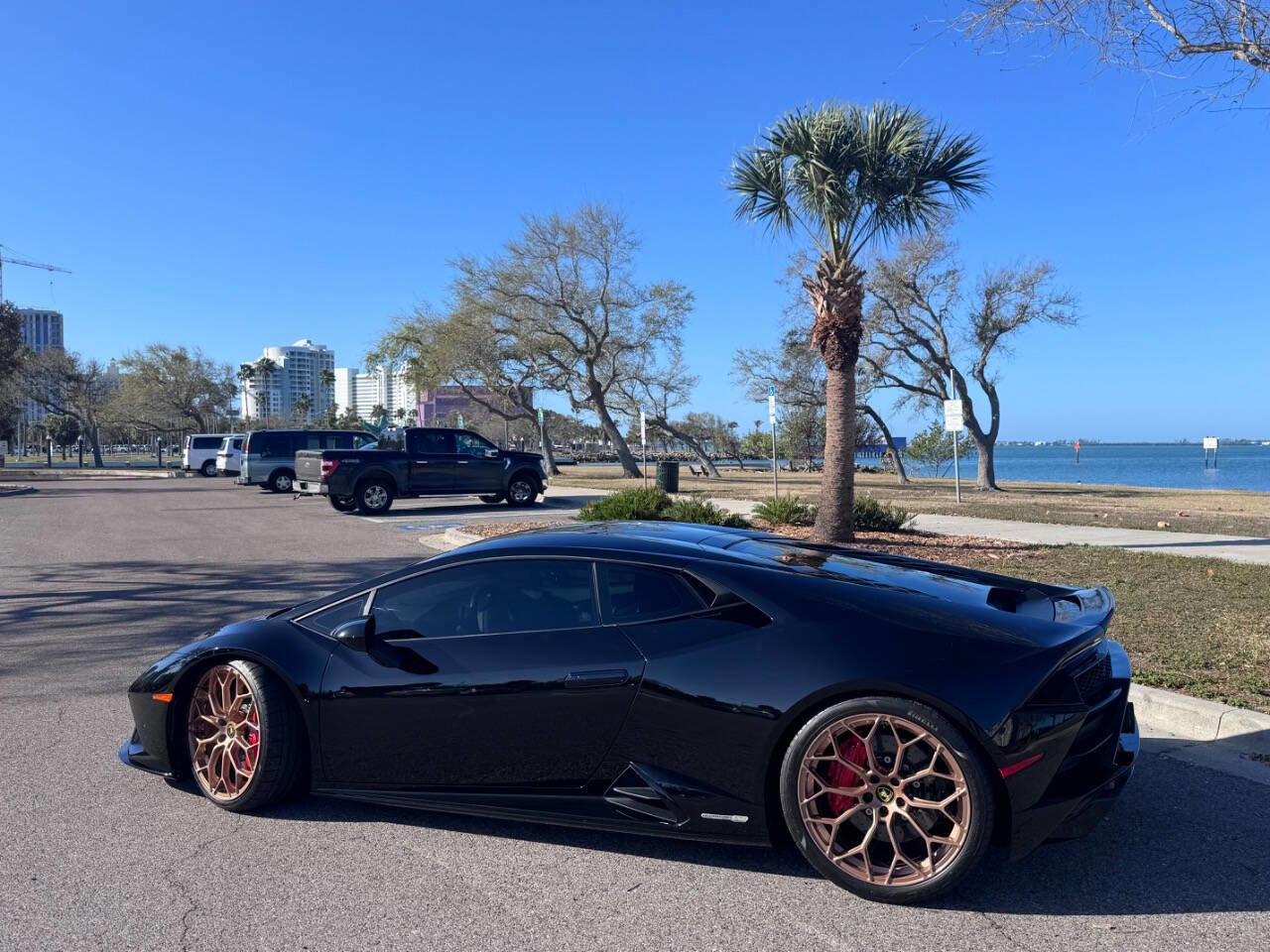 Used 2022 Lamborghini Huracan EVO image 16