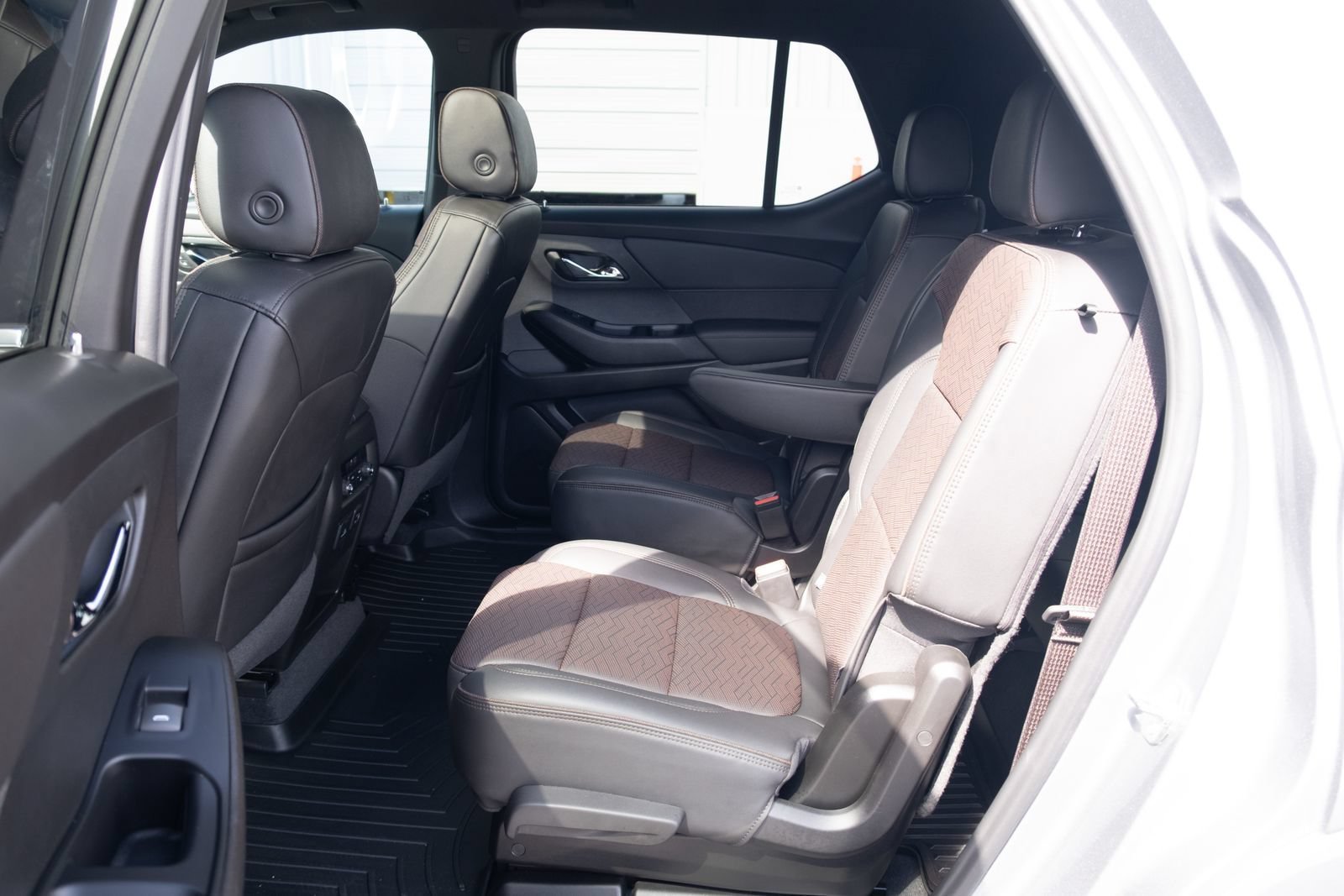 Used 2023 Chevrolet Traverse High Country AWD/4WD image 18