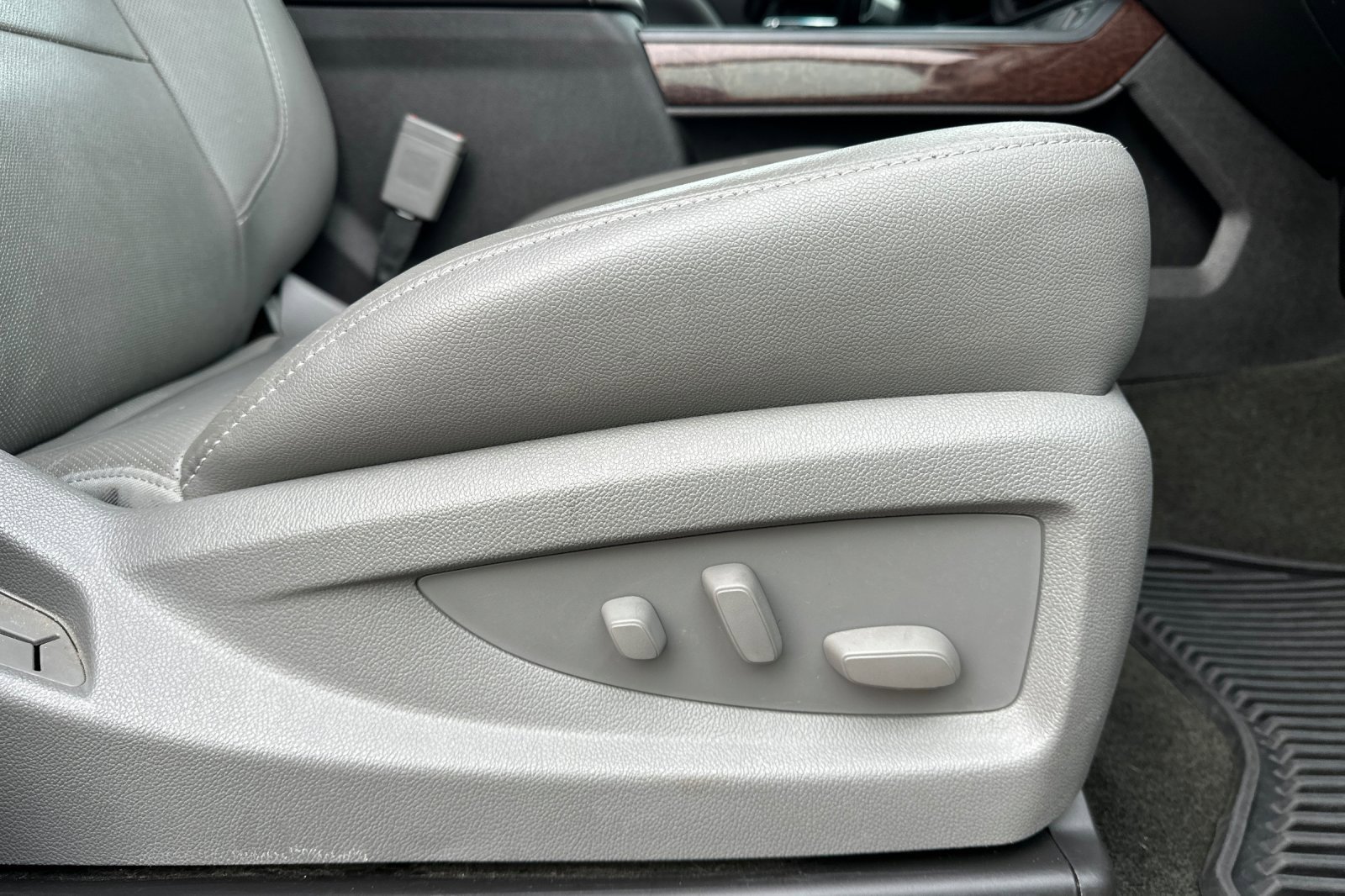 Used 2014 GMC Sierra 1500 SLT w/ SLT Crew Cab Value Package image 22