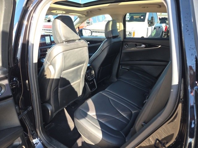 Used 2023 Lincoln Nautilus Reserve image 17