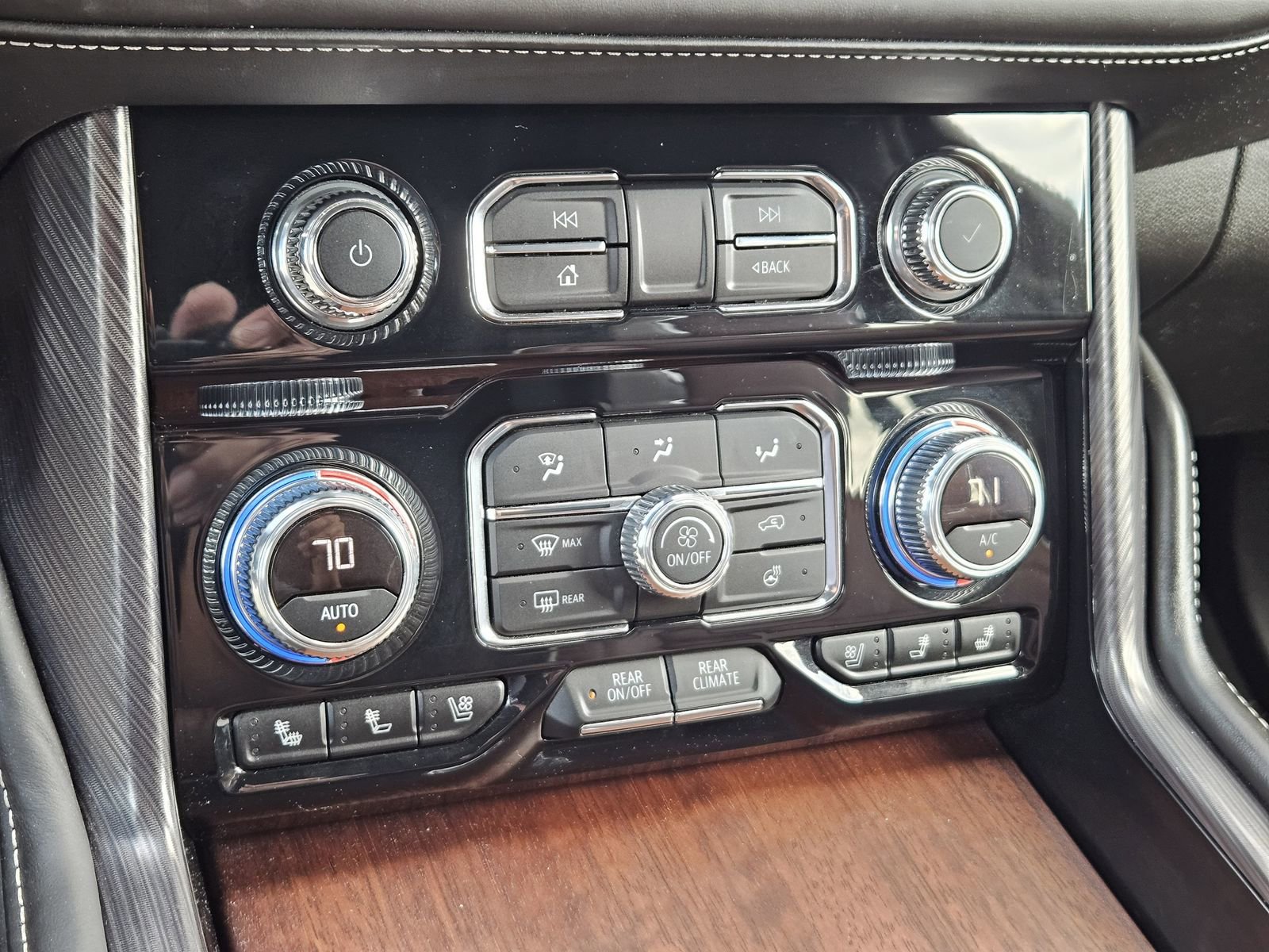 Certified 2023 GMC Yukon Denali Ultimate image 23