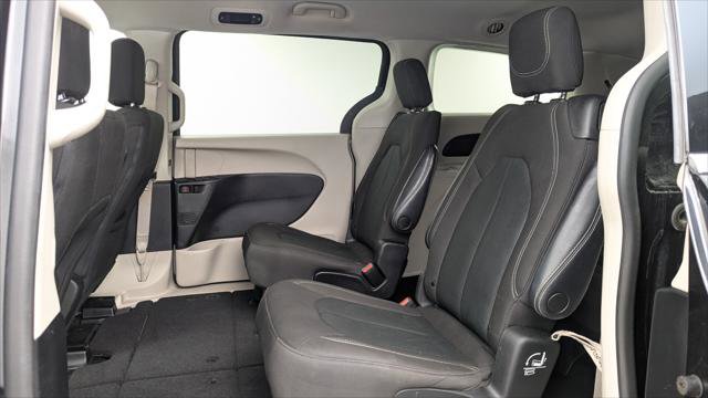 Used 2022 Chrysler Voyager LX FWD image 15