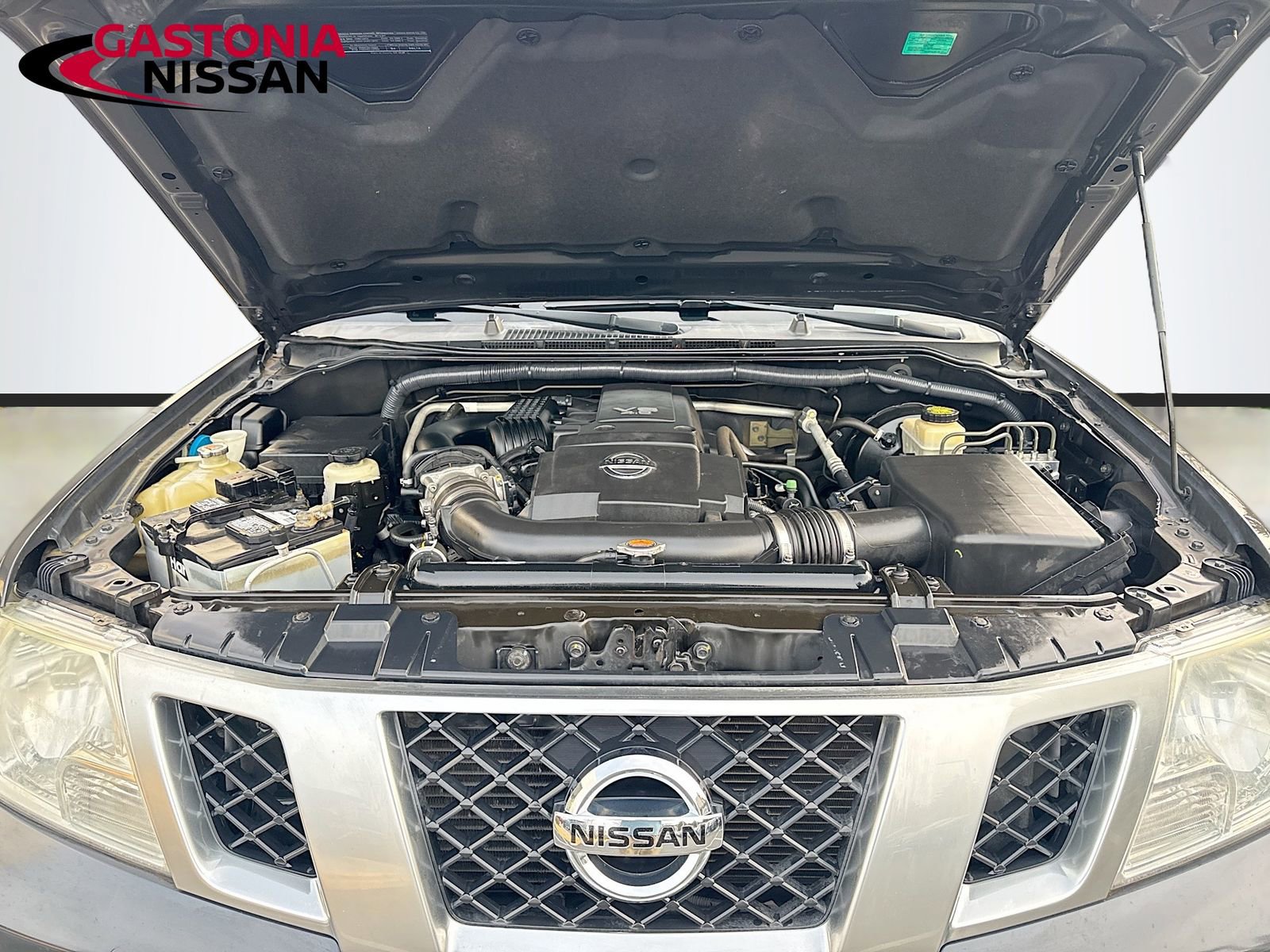 Used 2015 Nissan Frontier PRO-4X w/ Pro-4x Luxury Package image 40