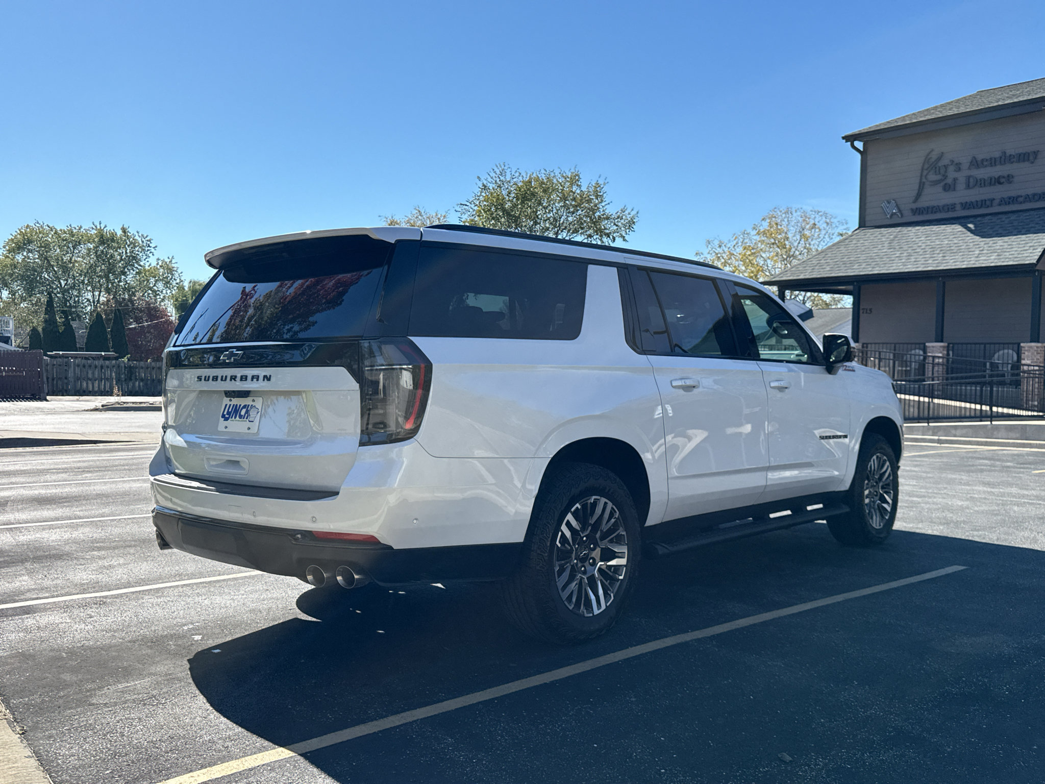 Used 2025 Chevrolet Suburban Z71 w/ Z71 Off-Road Package AWD/4WD image 55