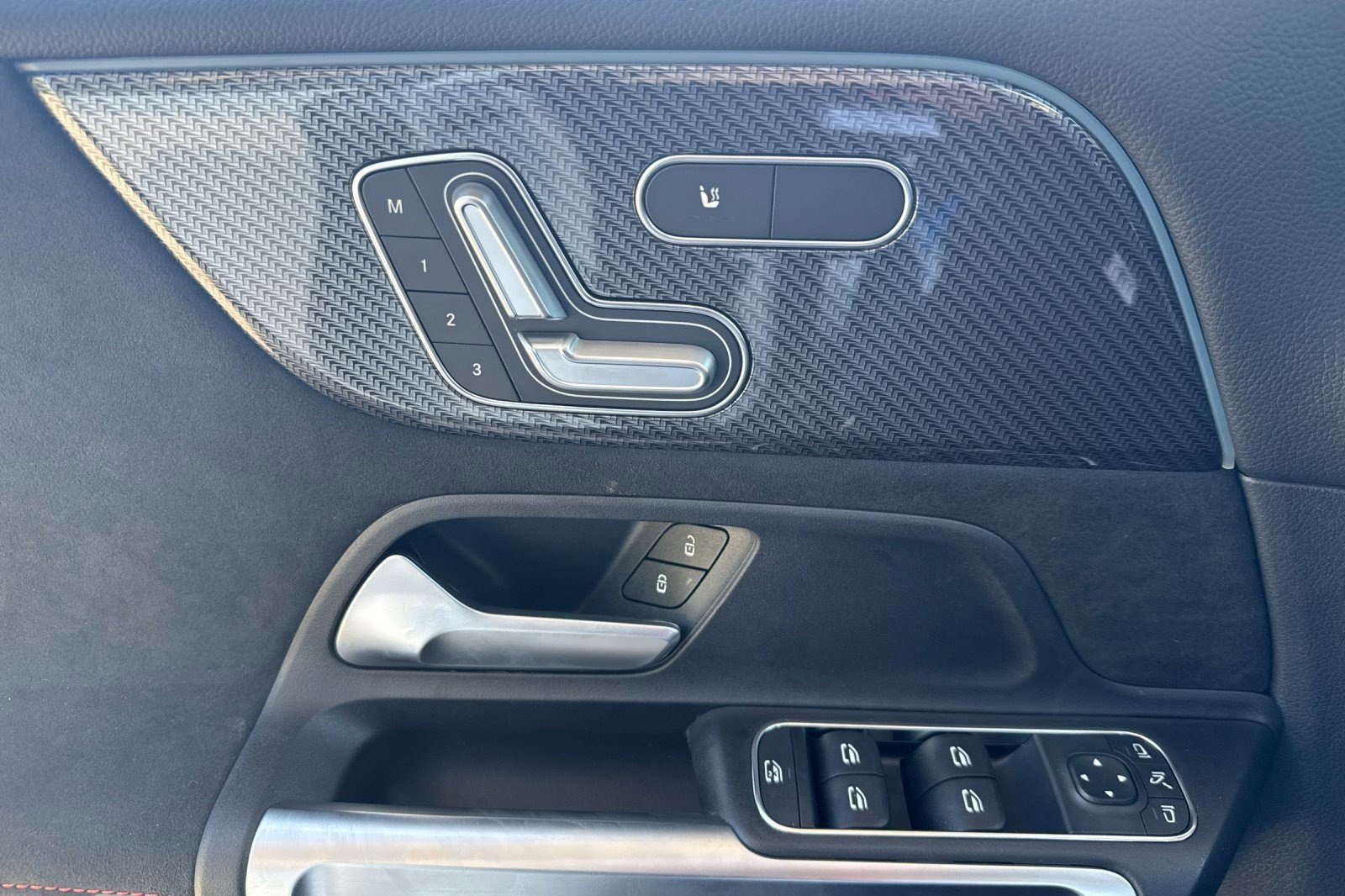 Used 2025 Mercedes-Benz GLB 35 AMG 4MATIC image 8