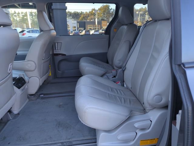Used 2013 Toyota Sienna XLE w/ Entertainment Pkg image 29