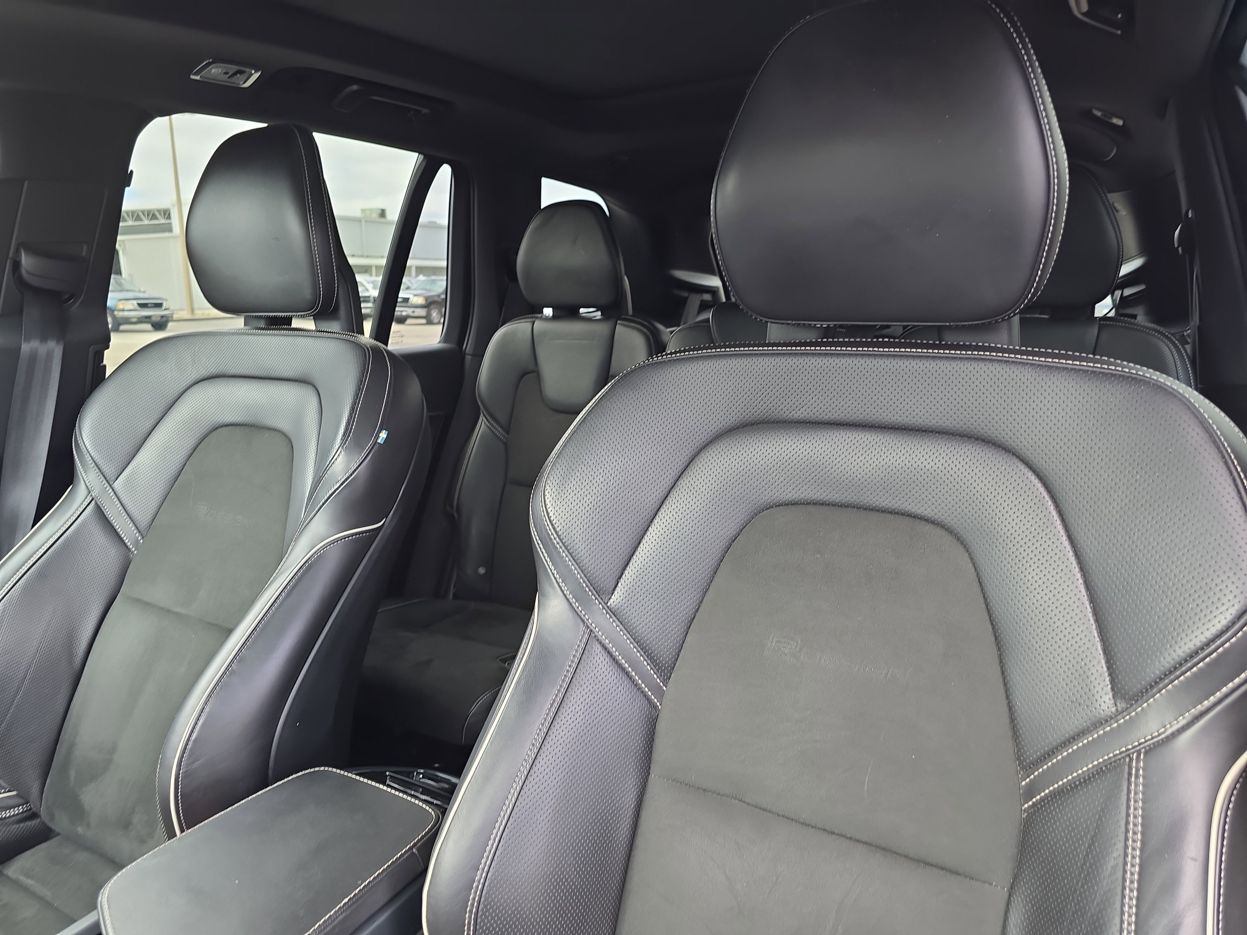 Used 2016 Volvo XC90 T8 R-Design w/ Vision Package image 22