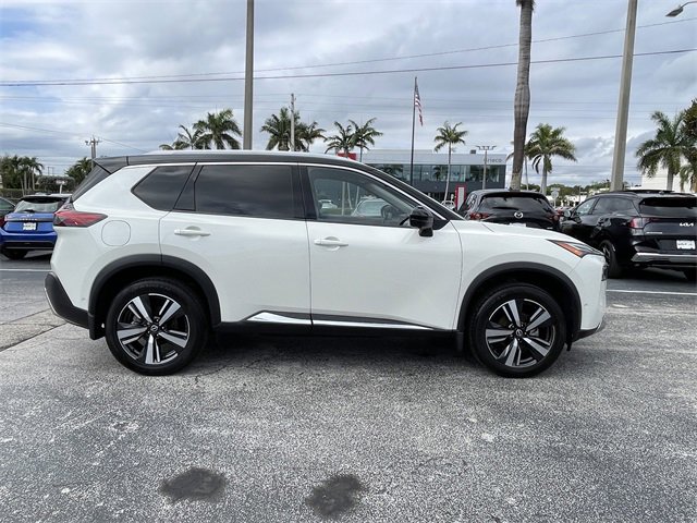 Used 2023 Nissan Rogue Platinum w/ Platinum Premium Package image 2