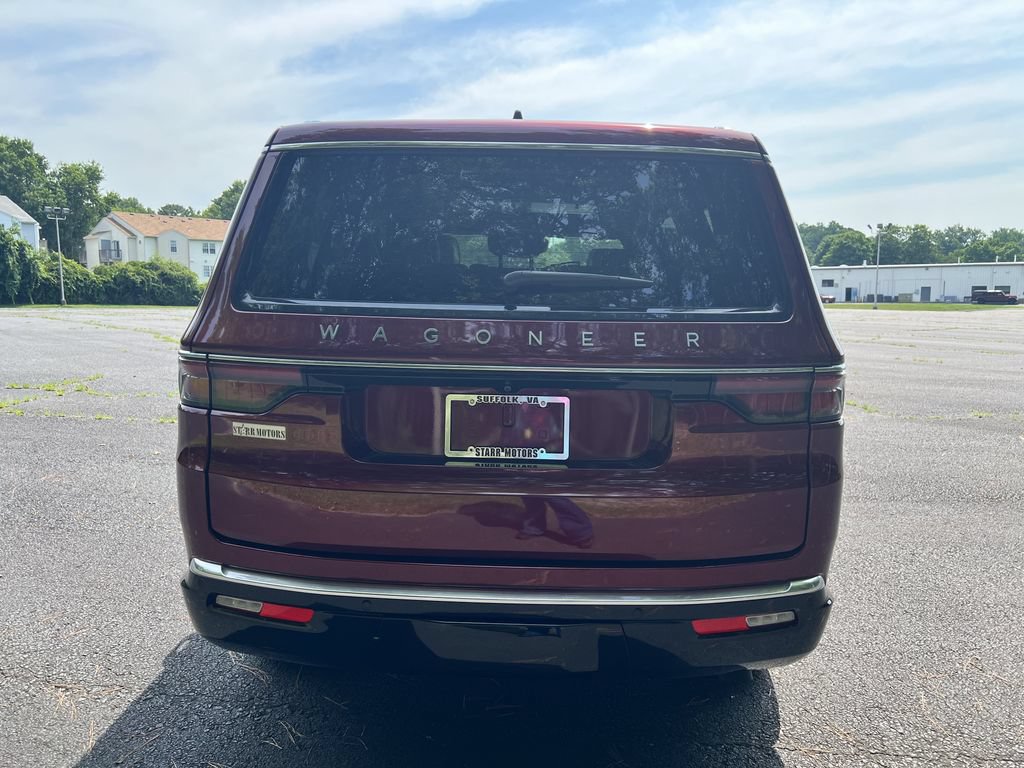 Certified 2025 Jeep Wagoneer Series III w/ Premium Group I AWD/4WD image 4