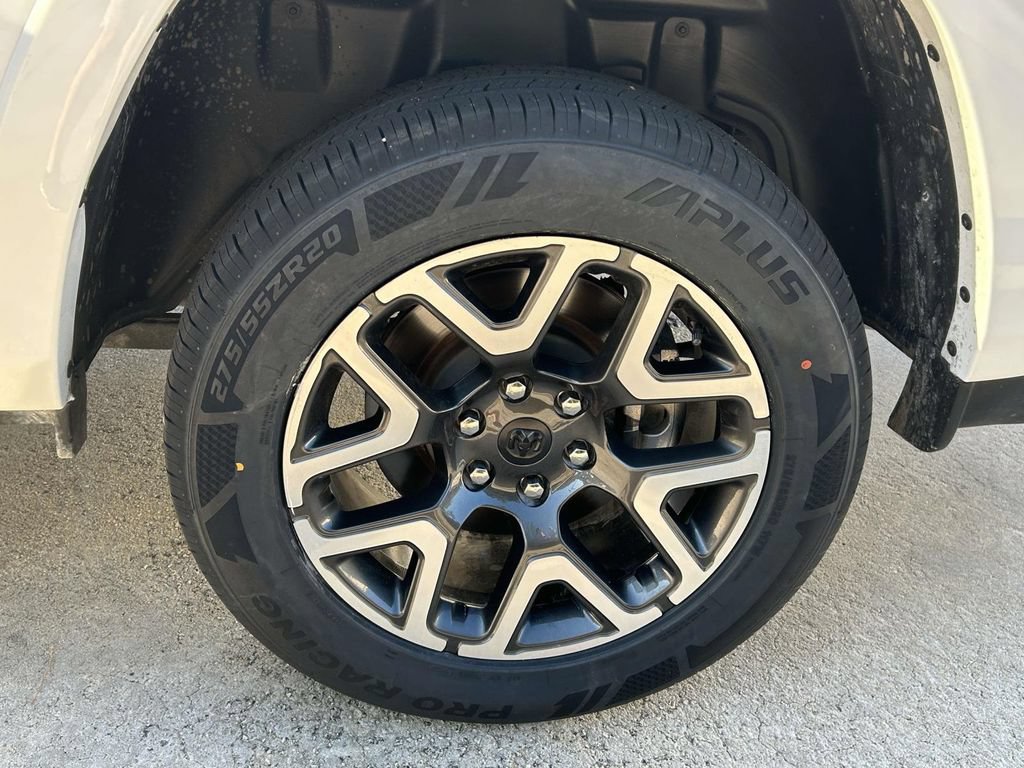 Used 2025 RAM 1500 Laramie AWD/4WD image 11