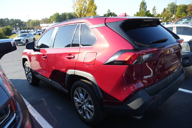 Used 2022 Toyota RAV4 XLE Premium AWD/4WD image 16